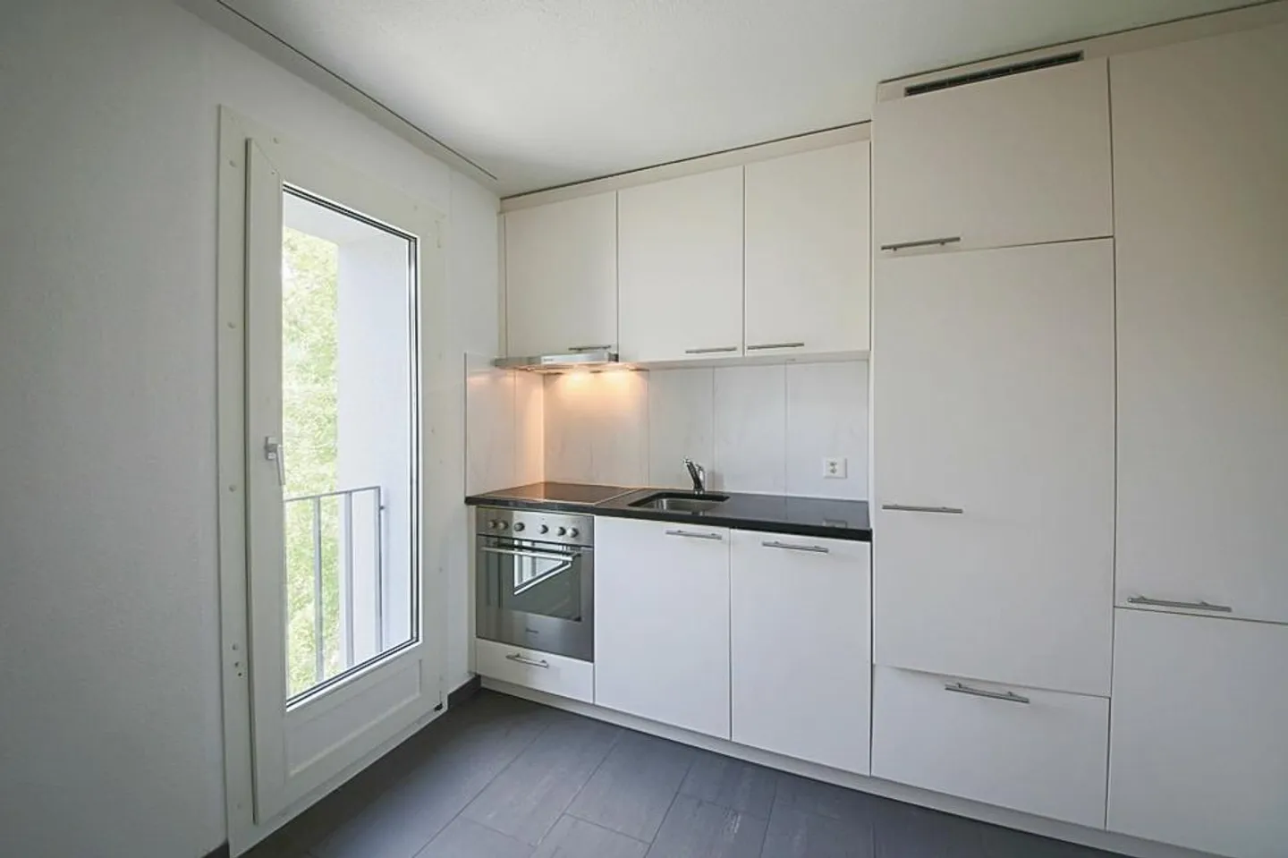 Bel appartement avec grand balcon ! - Photo 2 sur 7