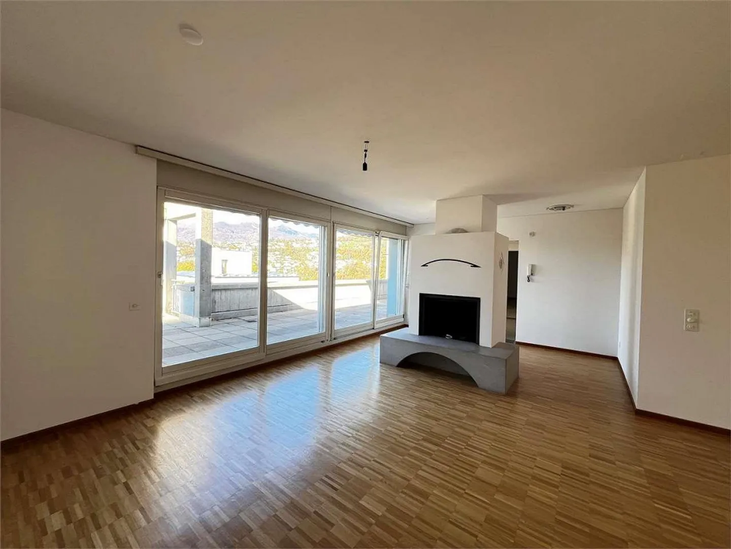 Réf. 2638 Pregassona penthouse avec grande terrasse et vue sur Lugano - Photo 2 sur 13