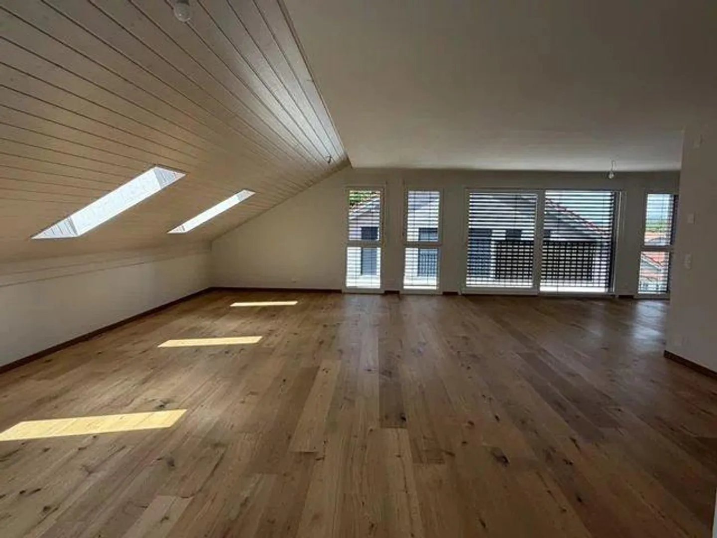 Appartamento di 3.5 locali al 2 ° piano - Foto 3 di 7