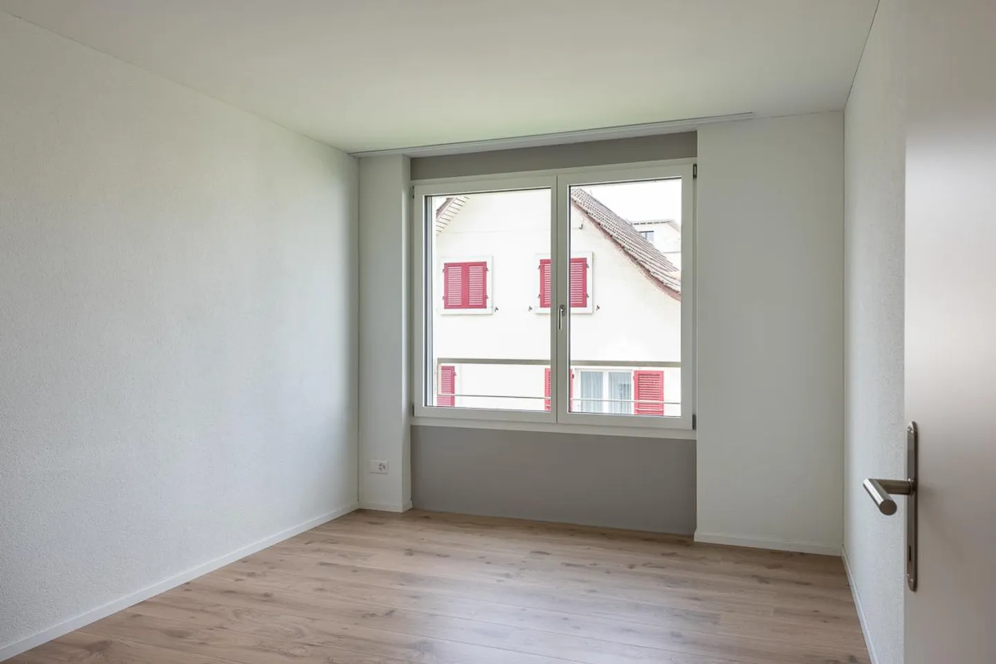 Great apartment with a view sought? - Photo 3 of 7