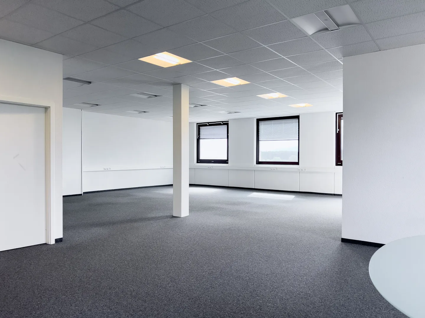 OFFICE OF 373M2 IN THE HEART OF THE ZIMEYSA INDUSTRIAL ZONE - Photo 9 of 14