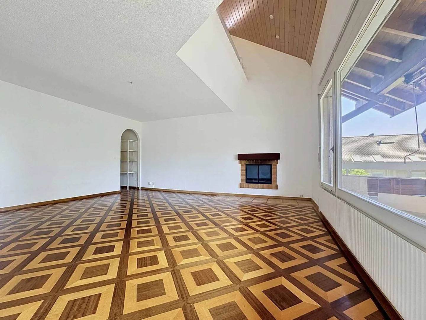 Magnificent 6.5-room apartment with balcony - Photo 1 of 13