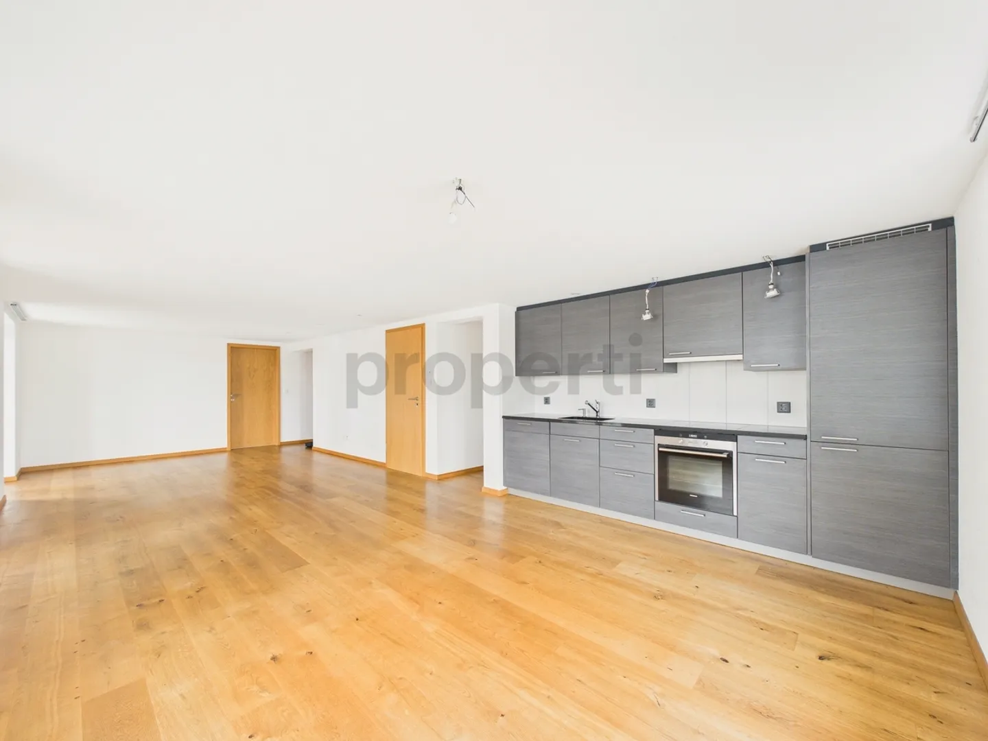 Moderne Wohnung mit Balkon - Foto 2 von 10