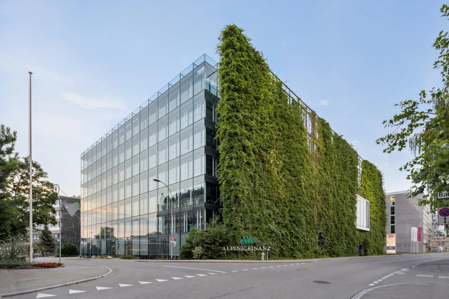 Bürofläche in einzigartigem Gebäude direkt am Bahnhof Glattbrugg - Foto 1 von 11