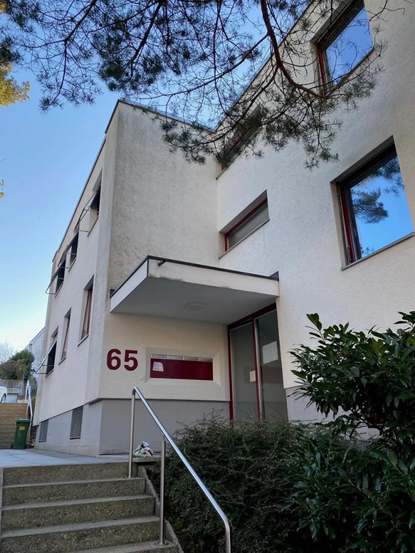 4,5-Zimmerwohnung mit neuer, moderner Einbauküche in Oberwil - Foto 1 von 4