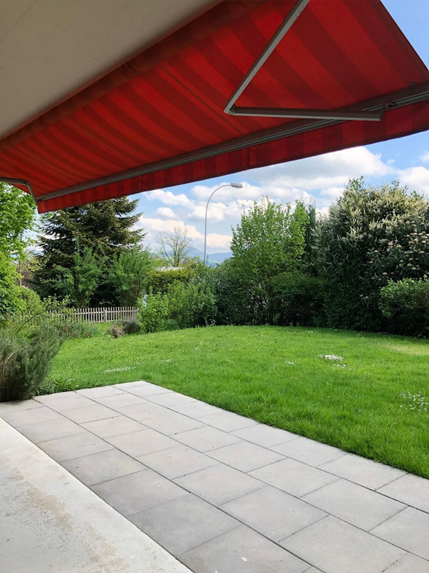 Appartement de jardin 5,5 pièces avec vue sur les Alpes - Photo 1 sur 26