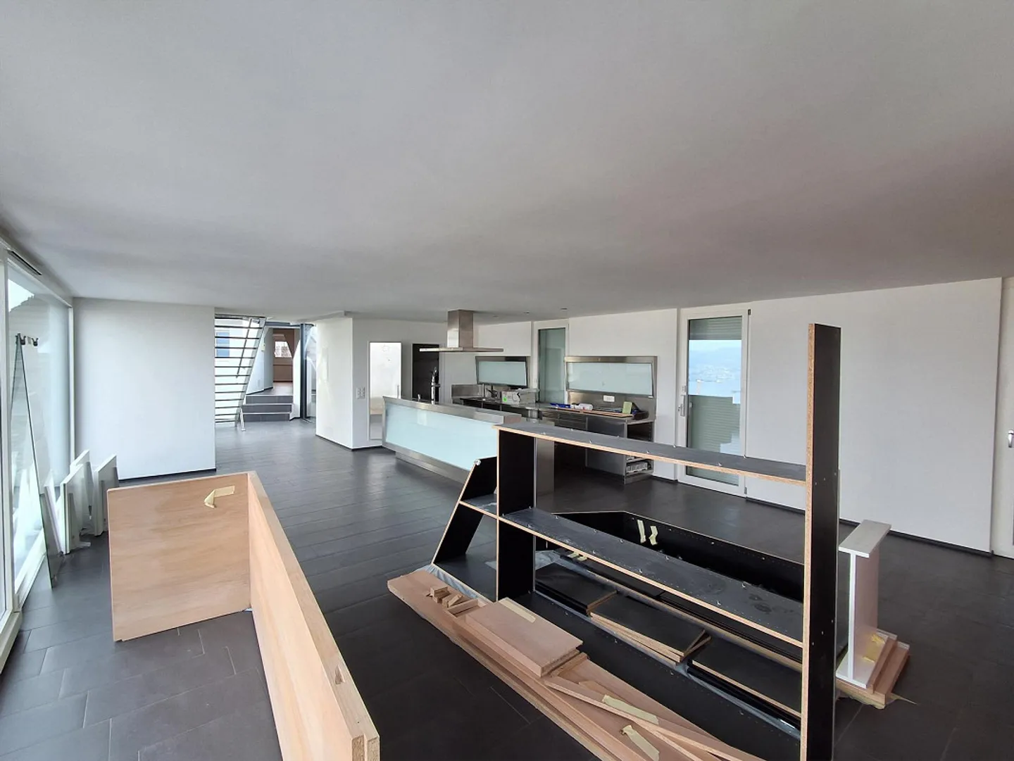 Loft appartement 2.5 pièces avec vue sur le lac, terrasse, coin jardin - Photo 8 sur 20