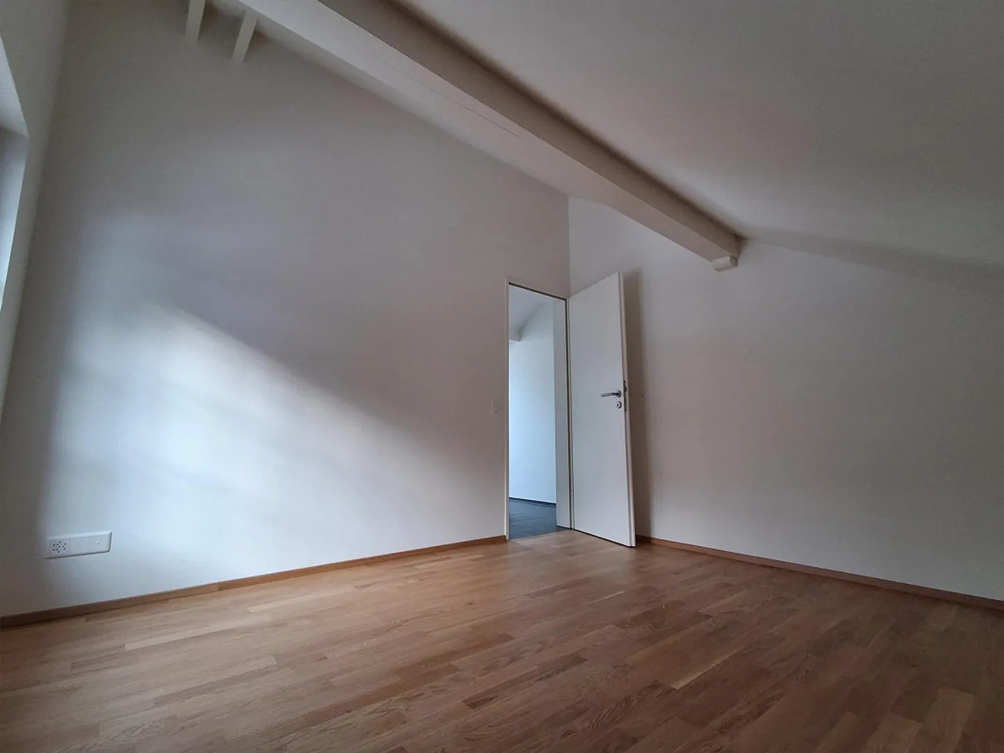 Loft appartement 2.5 pièces avec vue sur le lac, terrasse, coin jardin - Photo 18 sur 20