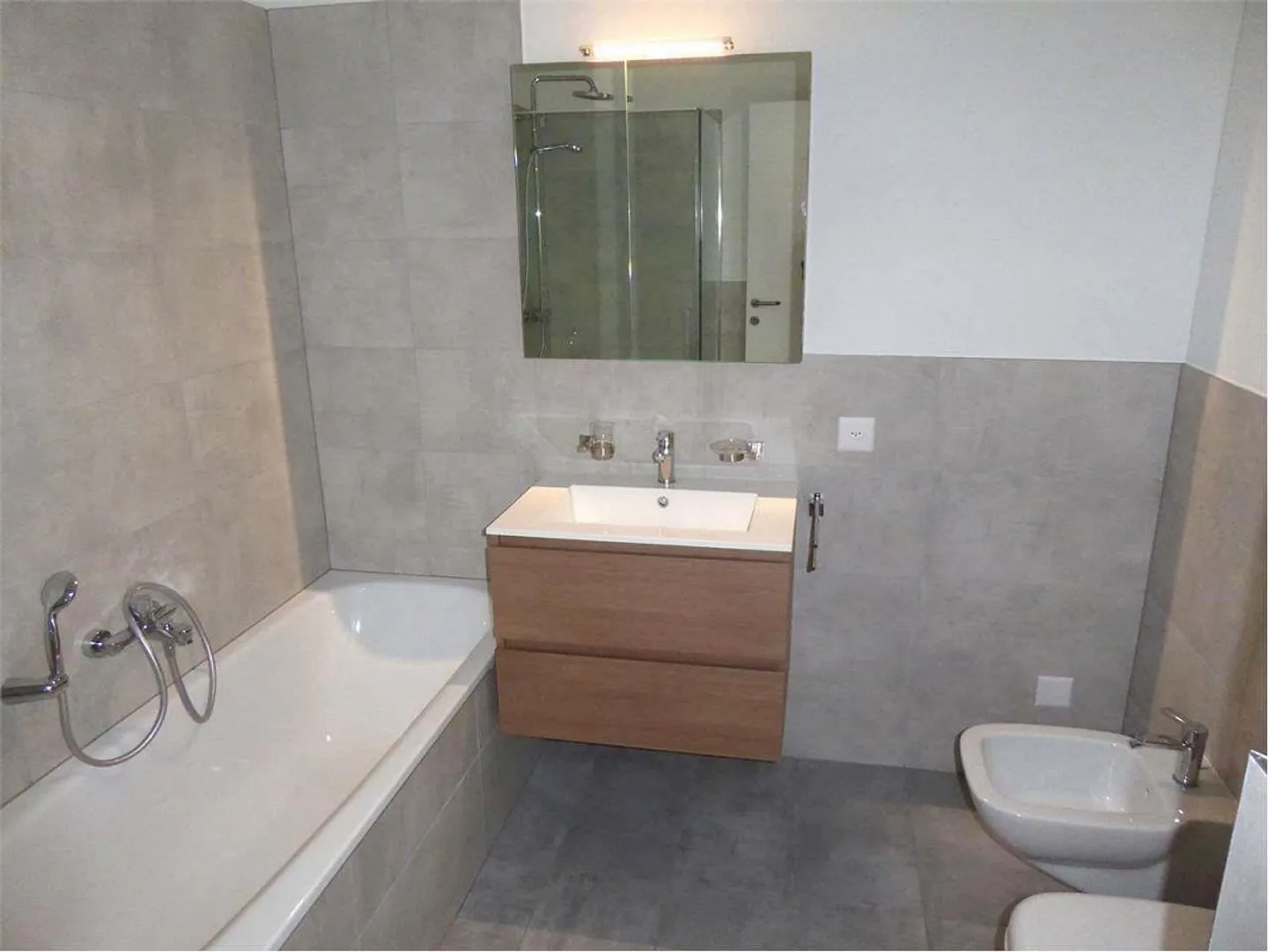 Modern 2.5-room apartment with garden in Bioggio - Photo 3 of 6