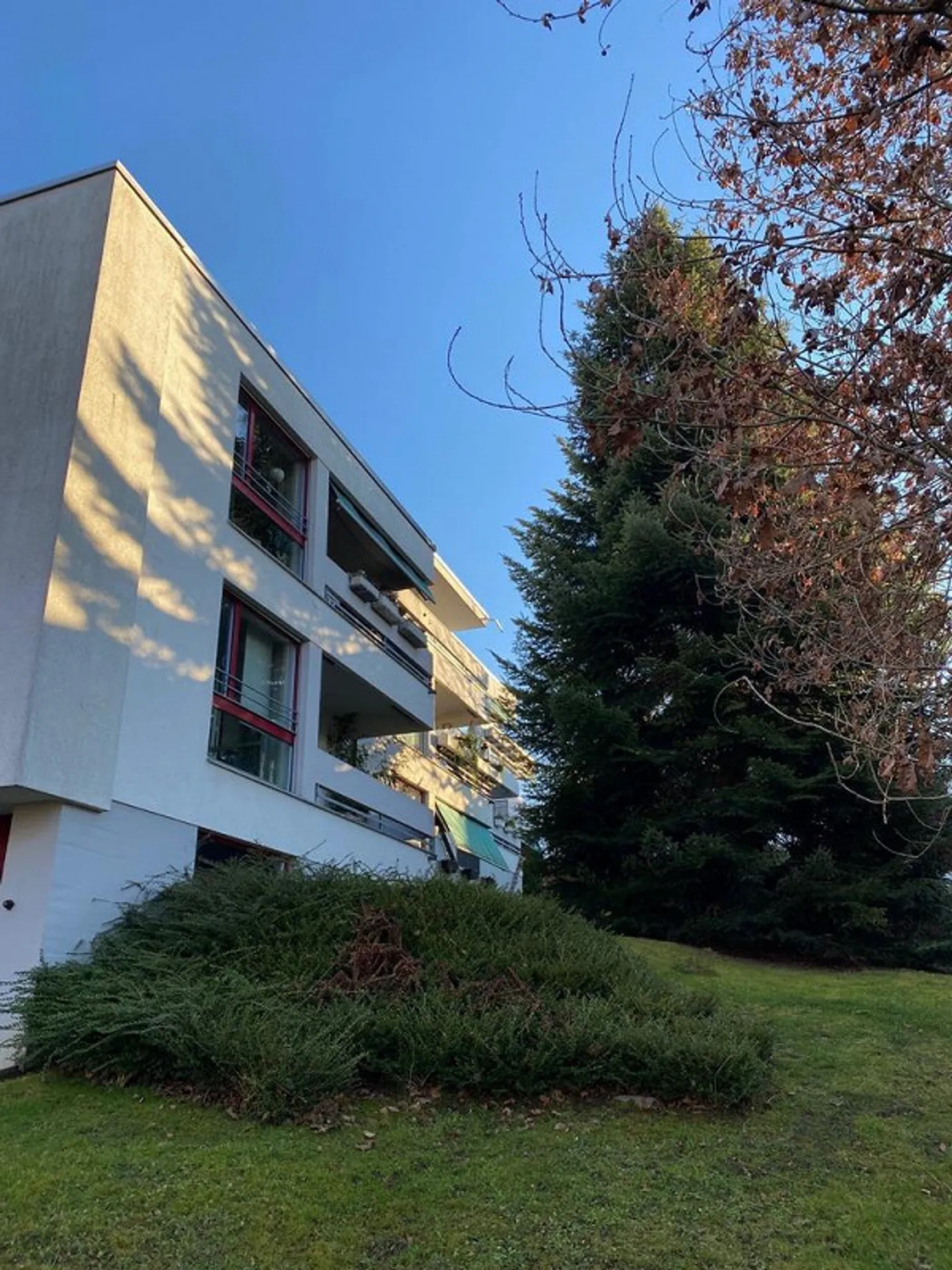 4,5-Zimmerwohnung mit neuer, moderner Einbauküche in Oberwil - Foto 2 von 4
