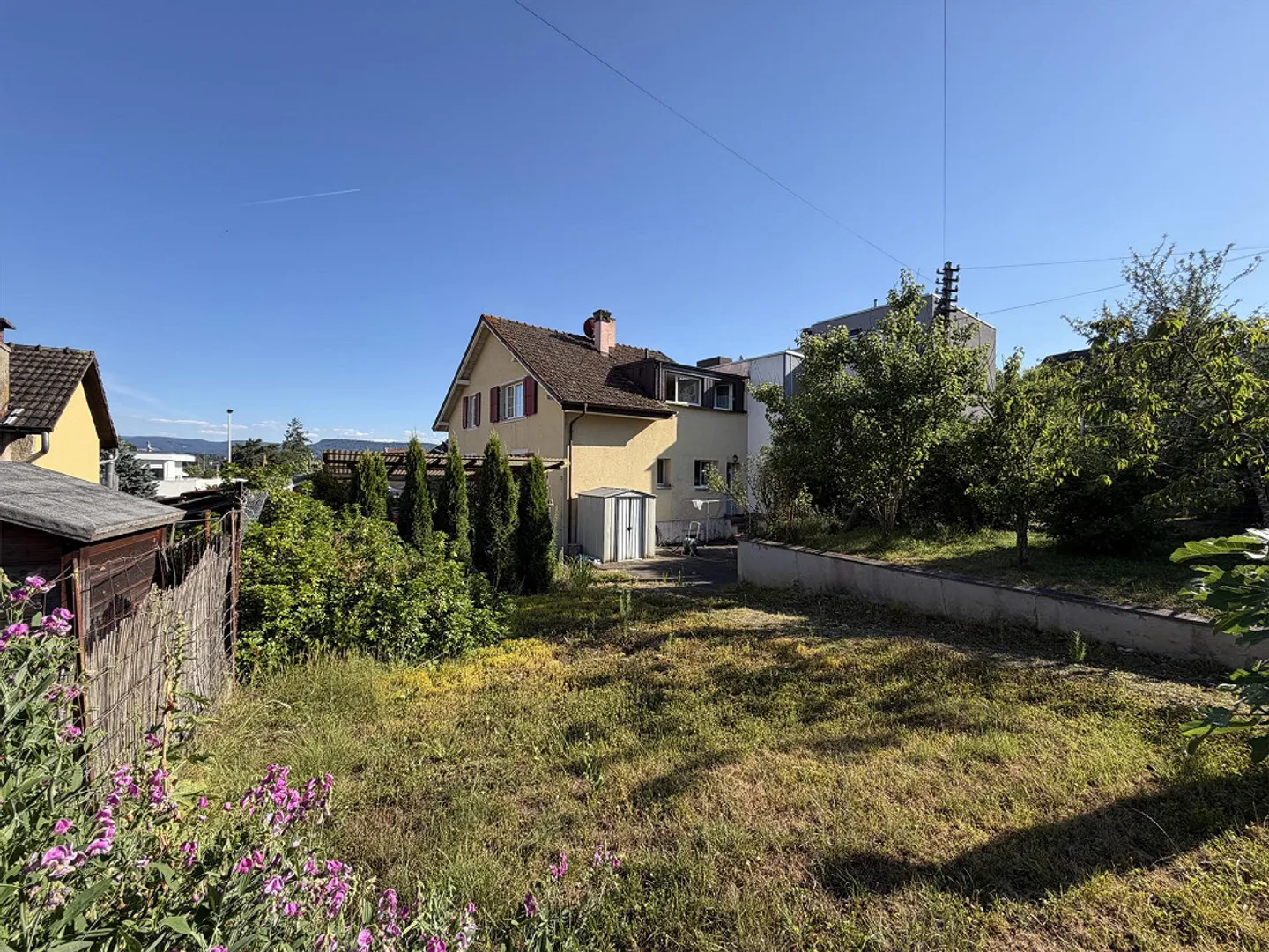 Maison individuelle de 6 pièces avec grand jardin et potentiel de développement - Photo 4 sur 8