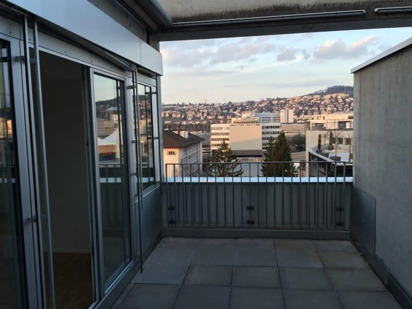 Appartamento luminoso 3.5-Maisonette vicino a Letzipark - Foto 6 di 7