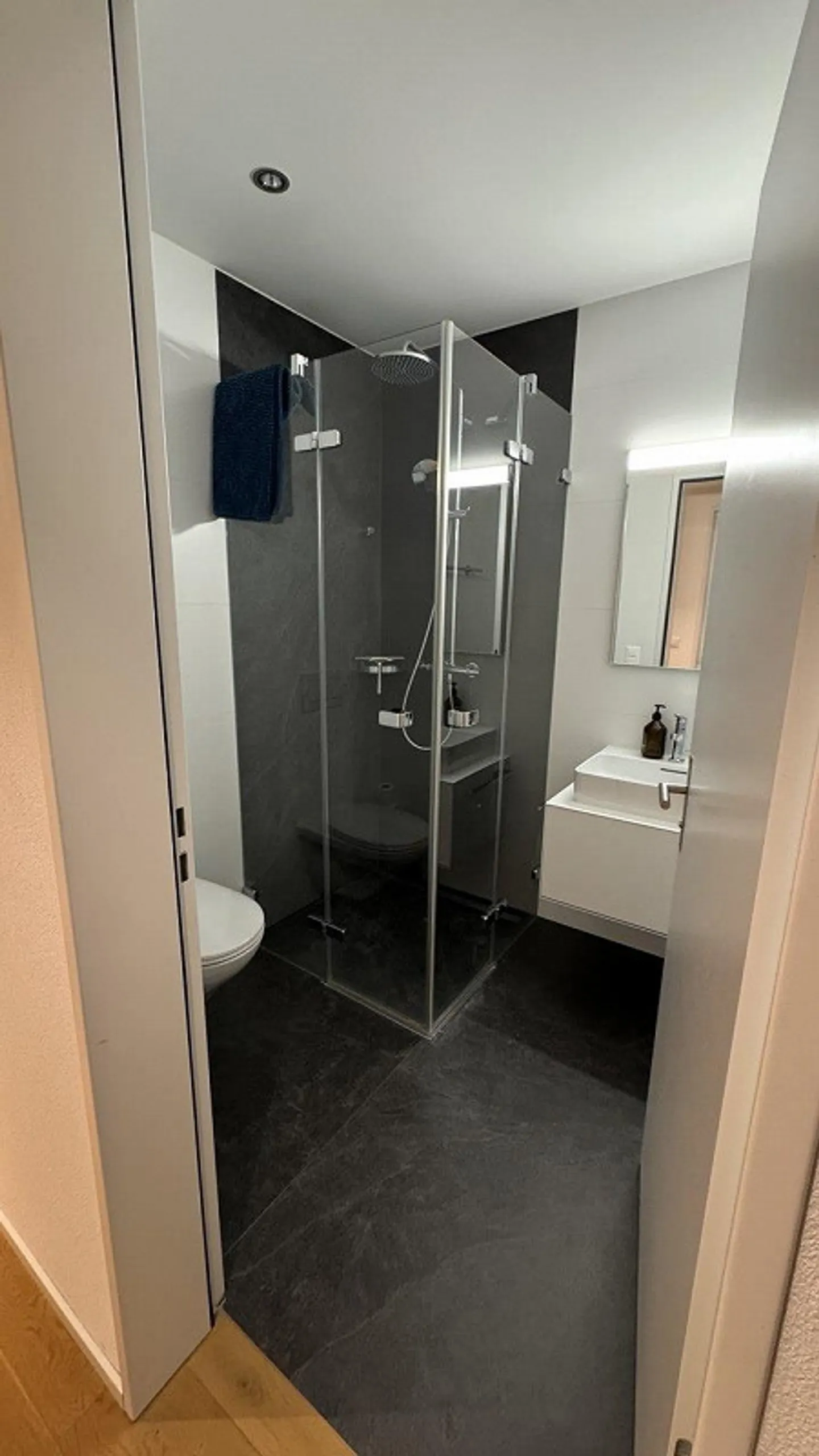 Modernes Apartment mit Gartenblick - Foto 4 von 13