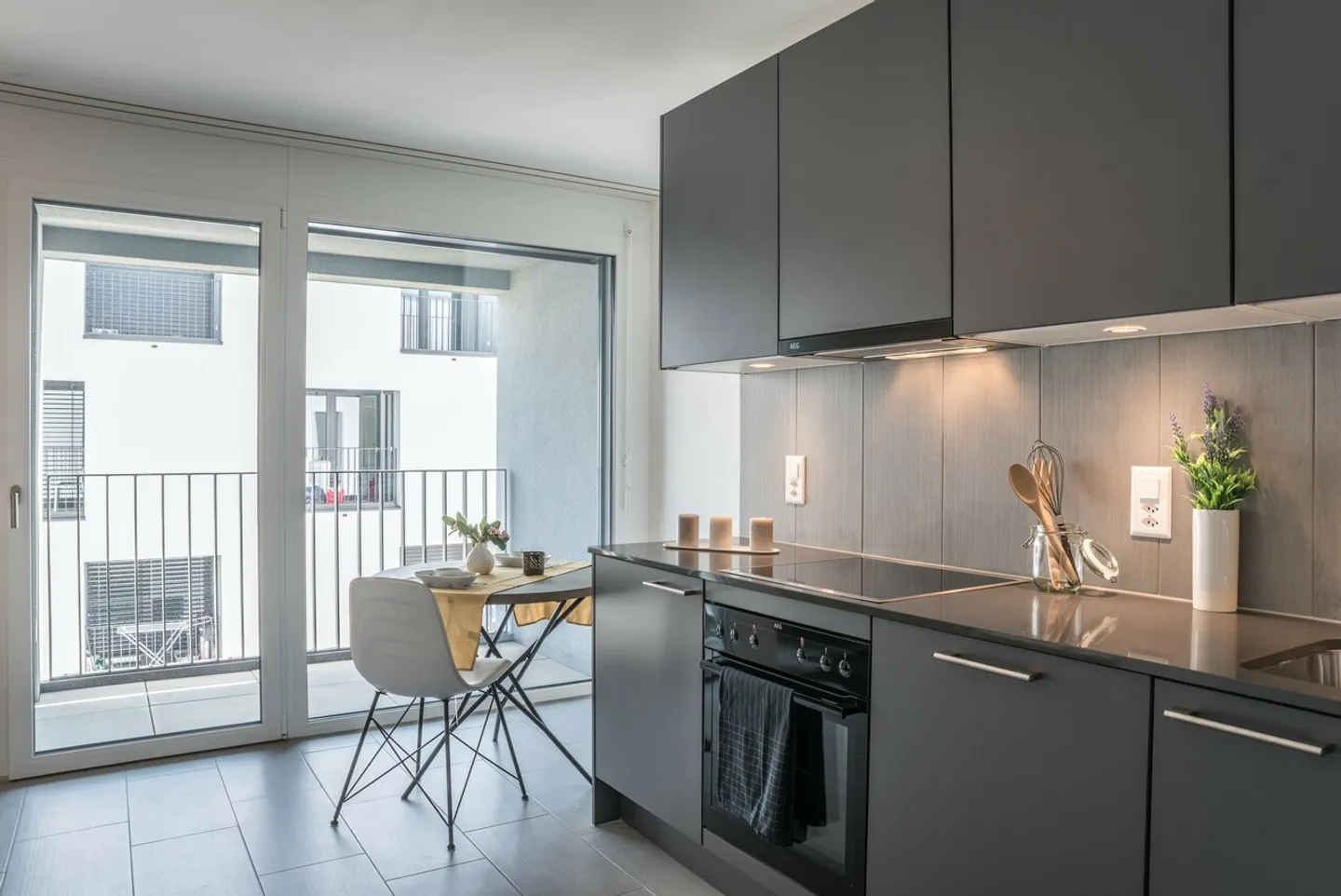 Charmantes Studio mit Terrasse - Foto 2 von 5