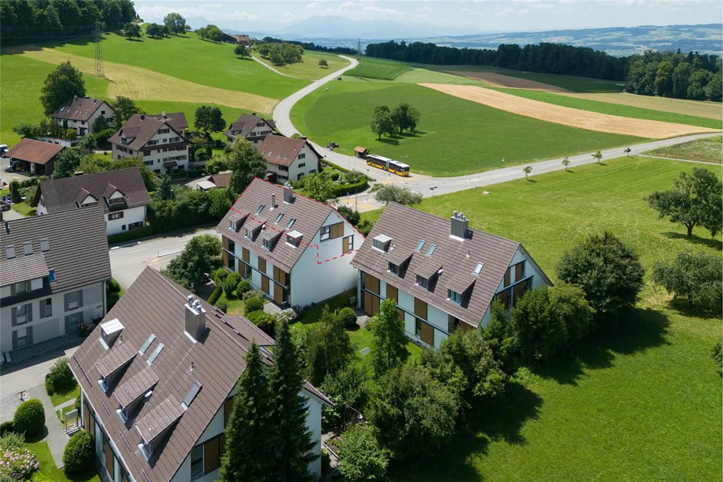 High Standard in the 3 ½-Room Minergie Maisonette Apartment - Photo 2 of 12