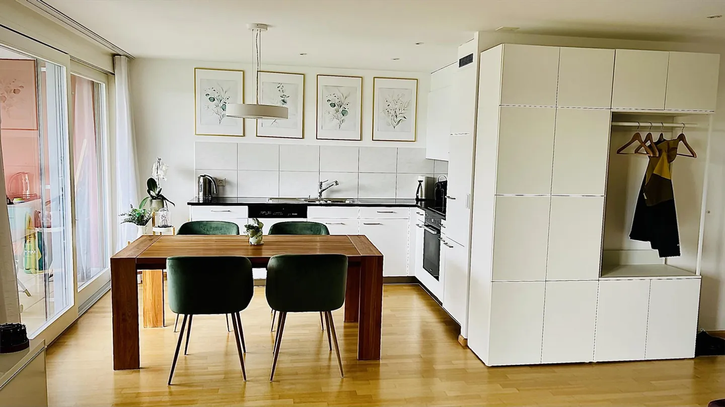 2.5-room apartment with a lot of charm and a short way to the city of Basel - Photo 3 of 8