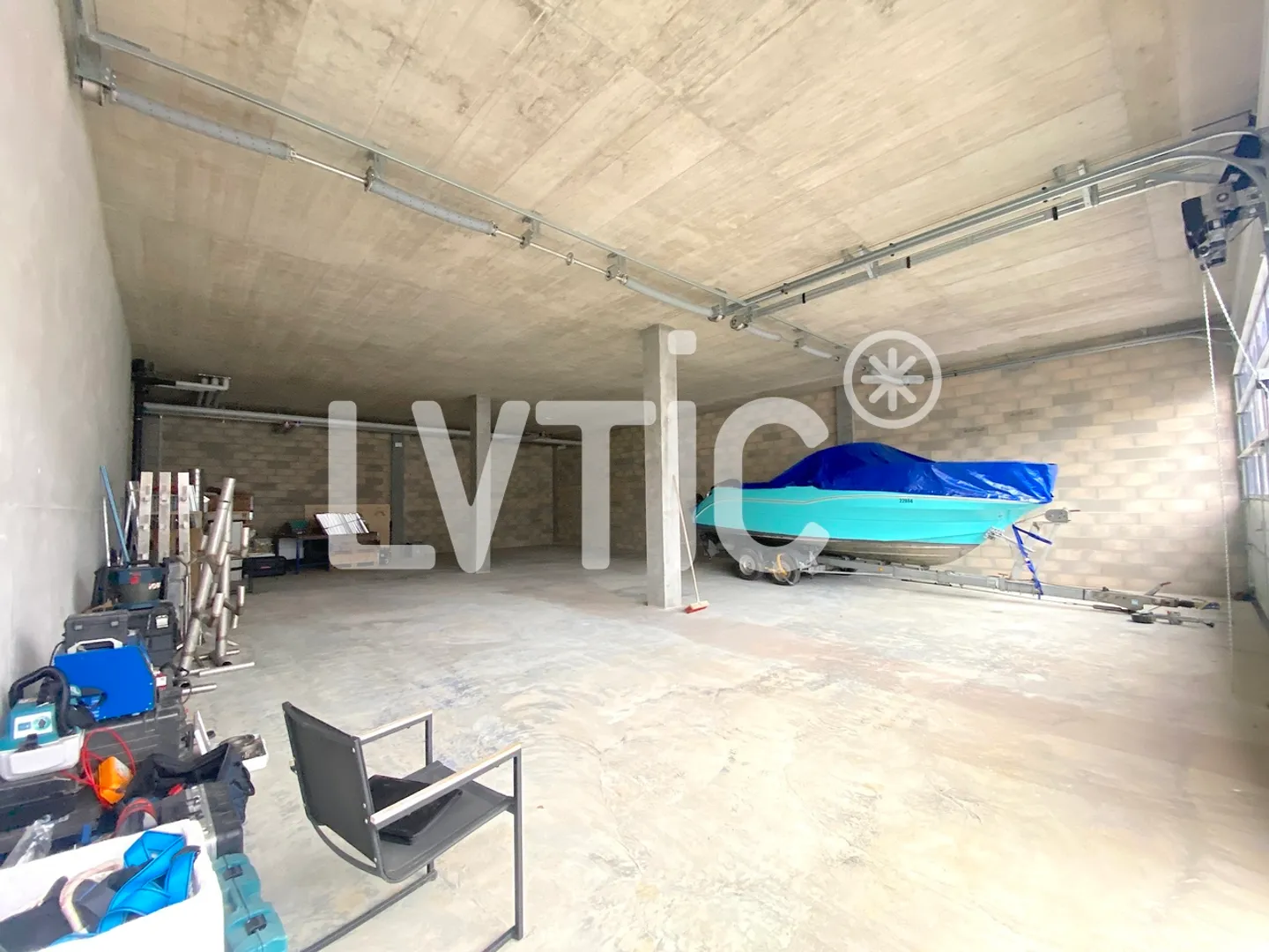 Atelier, dépôt, bureaux de 393 m2 à louer à Yverdon - Photo 2 sur 5