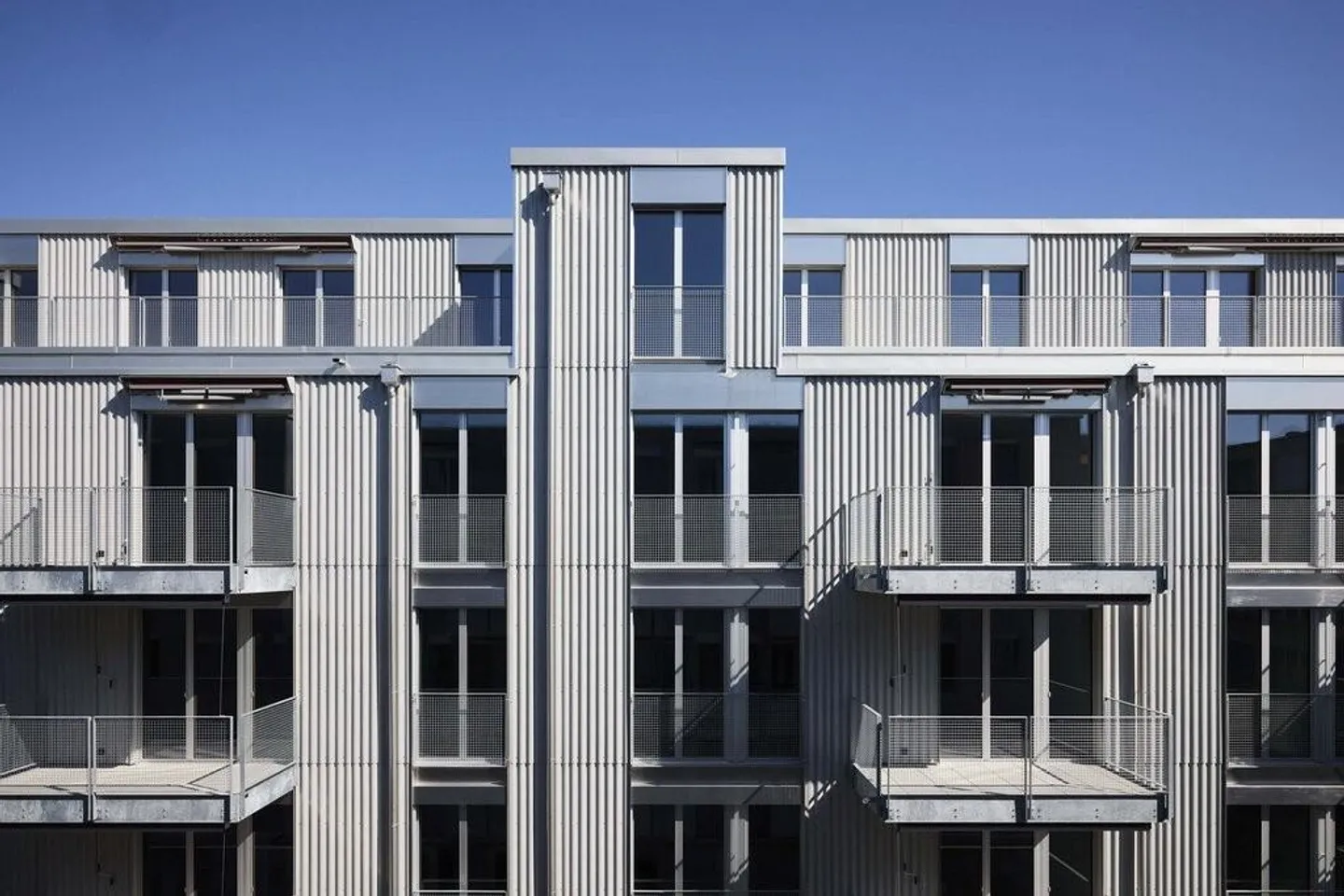 Oasis de bien-être : Emménagez dans un appartement moderne de 2,5 pièces dans un emplacement de choix - Photo 1 sur 9