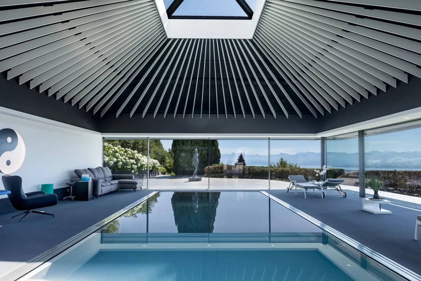 Magnifica proprietà di prestigio con area benessere a Givrins - Foto 1 di 7