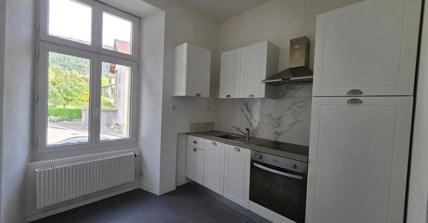 Casa padronale ristrutturata - 5 appartamenti a Corgémont - Foto 6 di 11