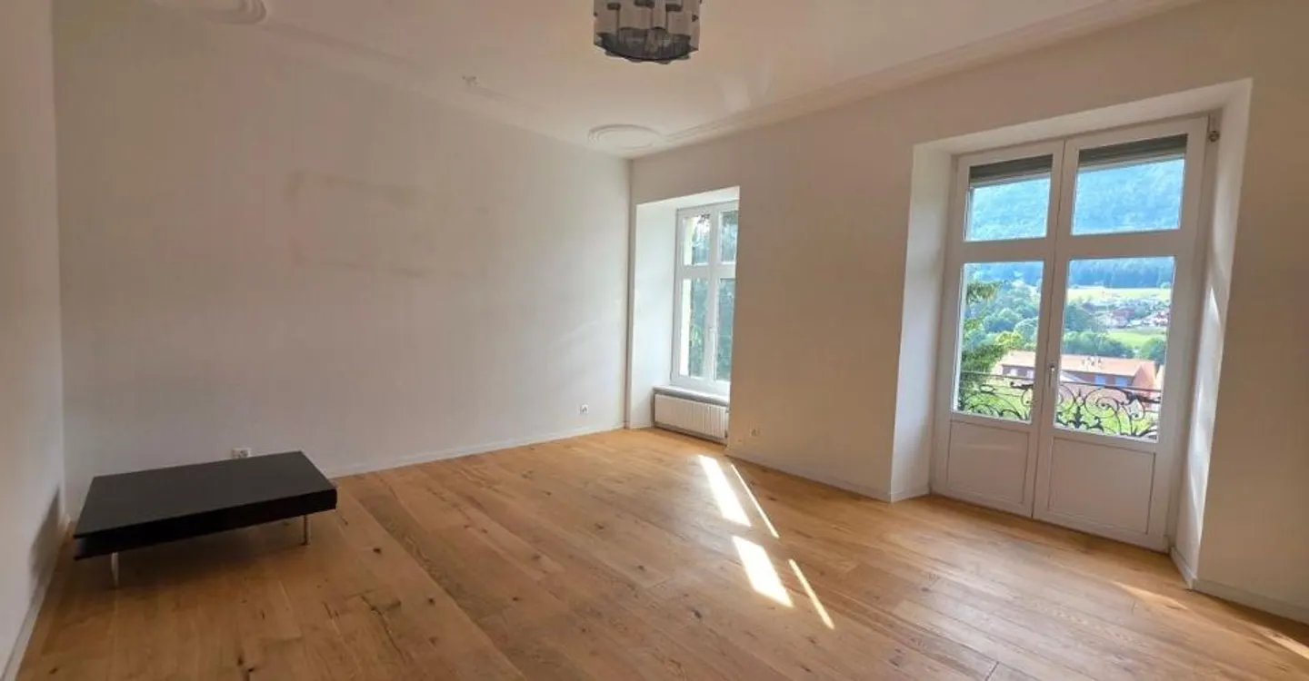 Casa padronale ristrutturata - 5 appartamenti a Corgémont - Foto 10 di 11