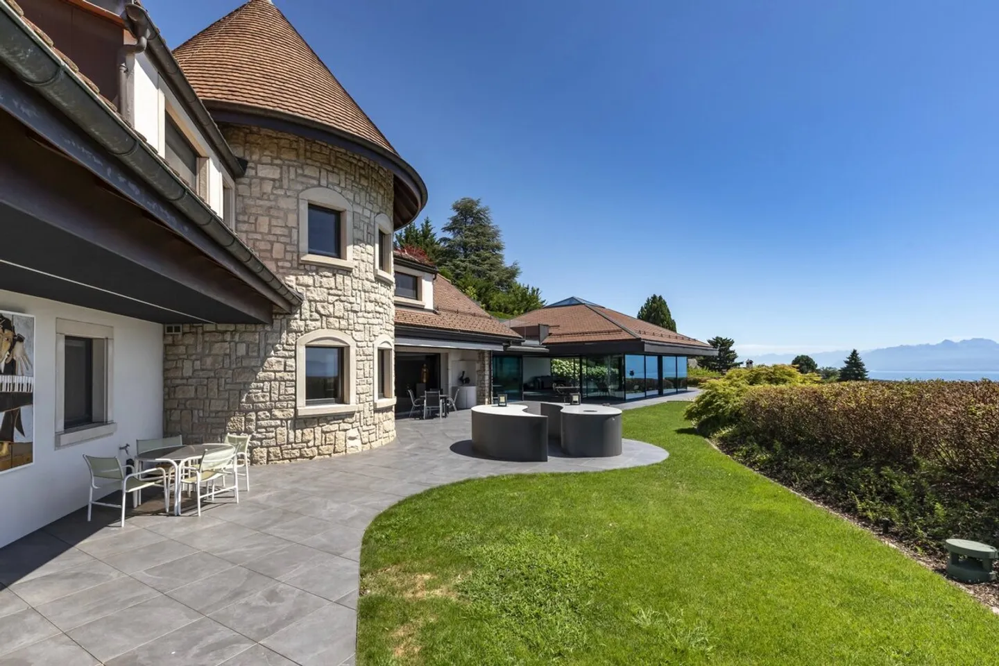 Magnifica proprietà di prestigio con area benessere a Givrins - Foto 2 di 7
