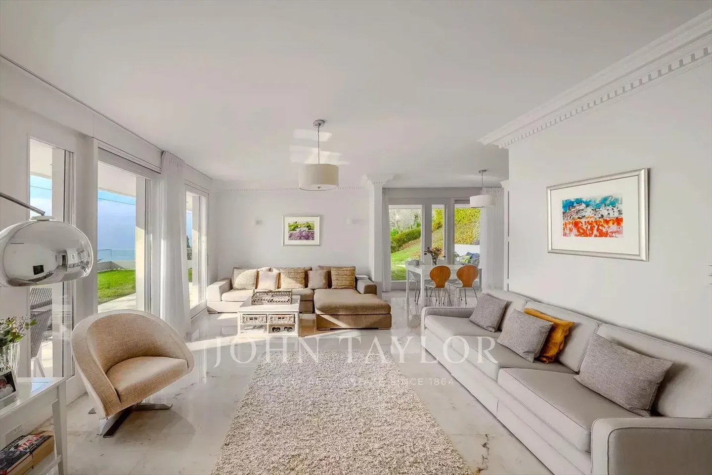 Villa with 10 rooms - Photo 5 of 13