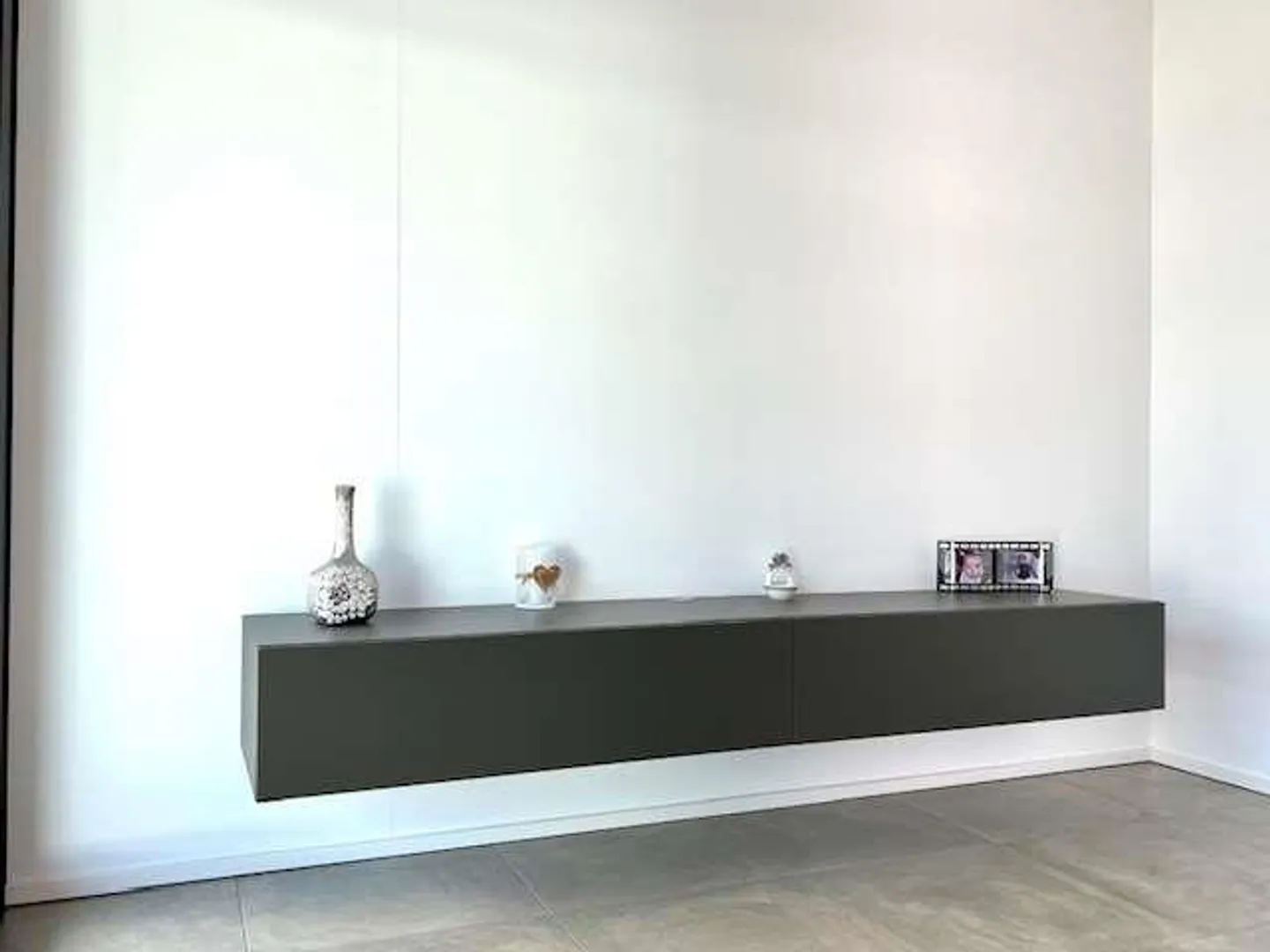 High-Standing Apartment with Terrace - Photo 10 of 13