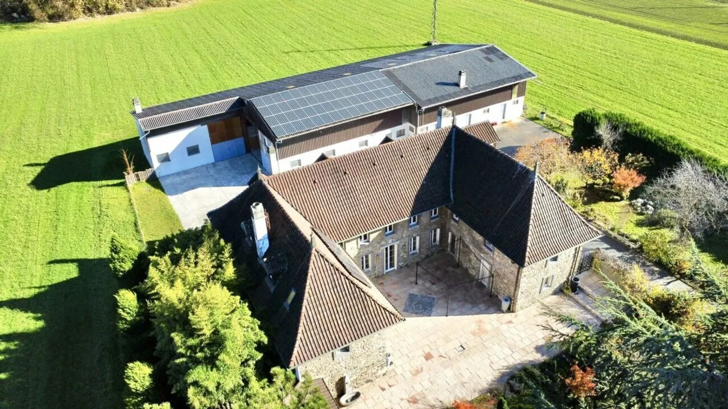 Maison de 405 m2 avec terrain de 4'413 m2 à Bex - Photo 4 sur 32