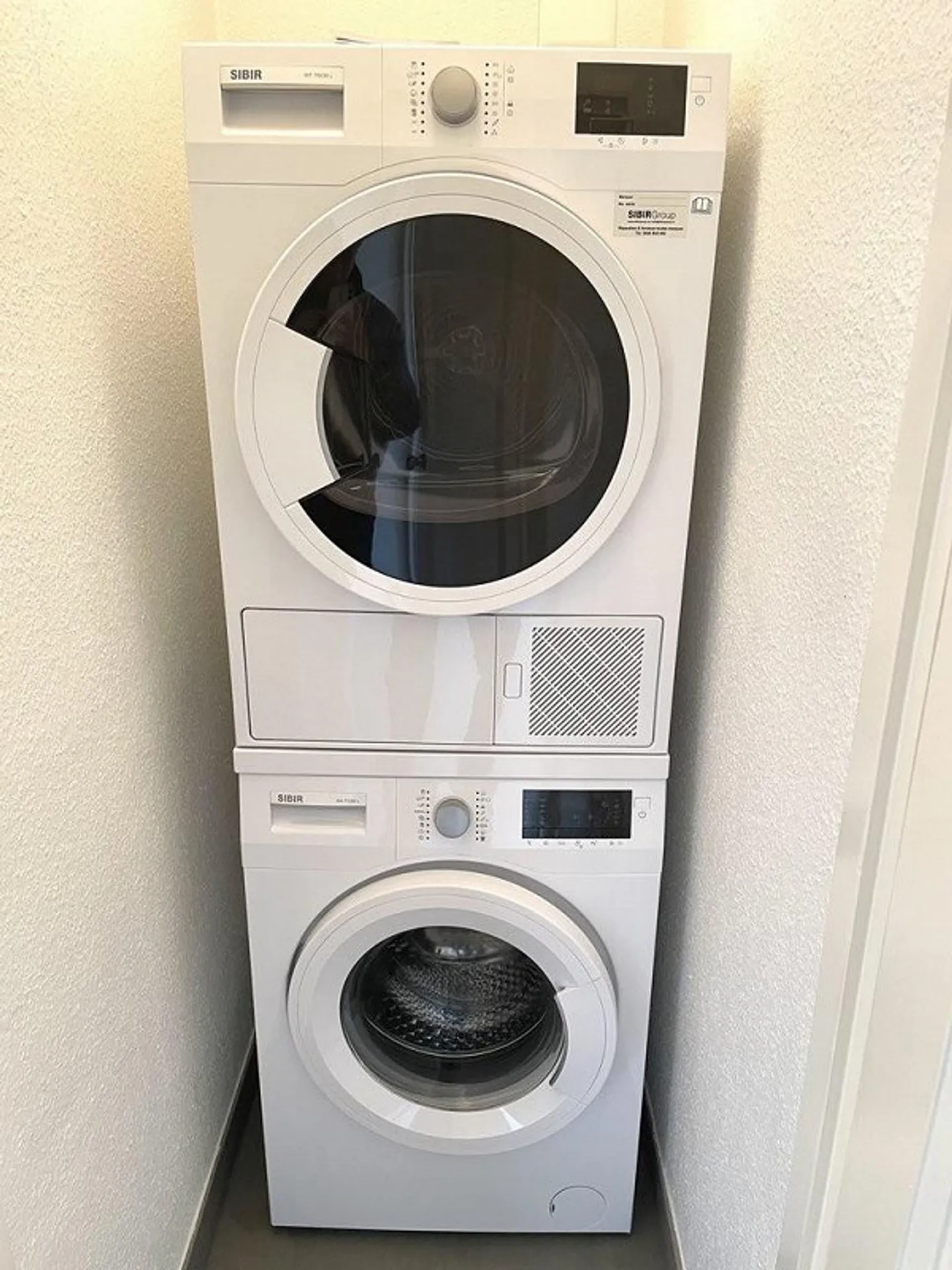 Appartement au 8ème étage dans les combles - Photo 8 sur 10
