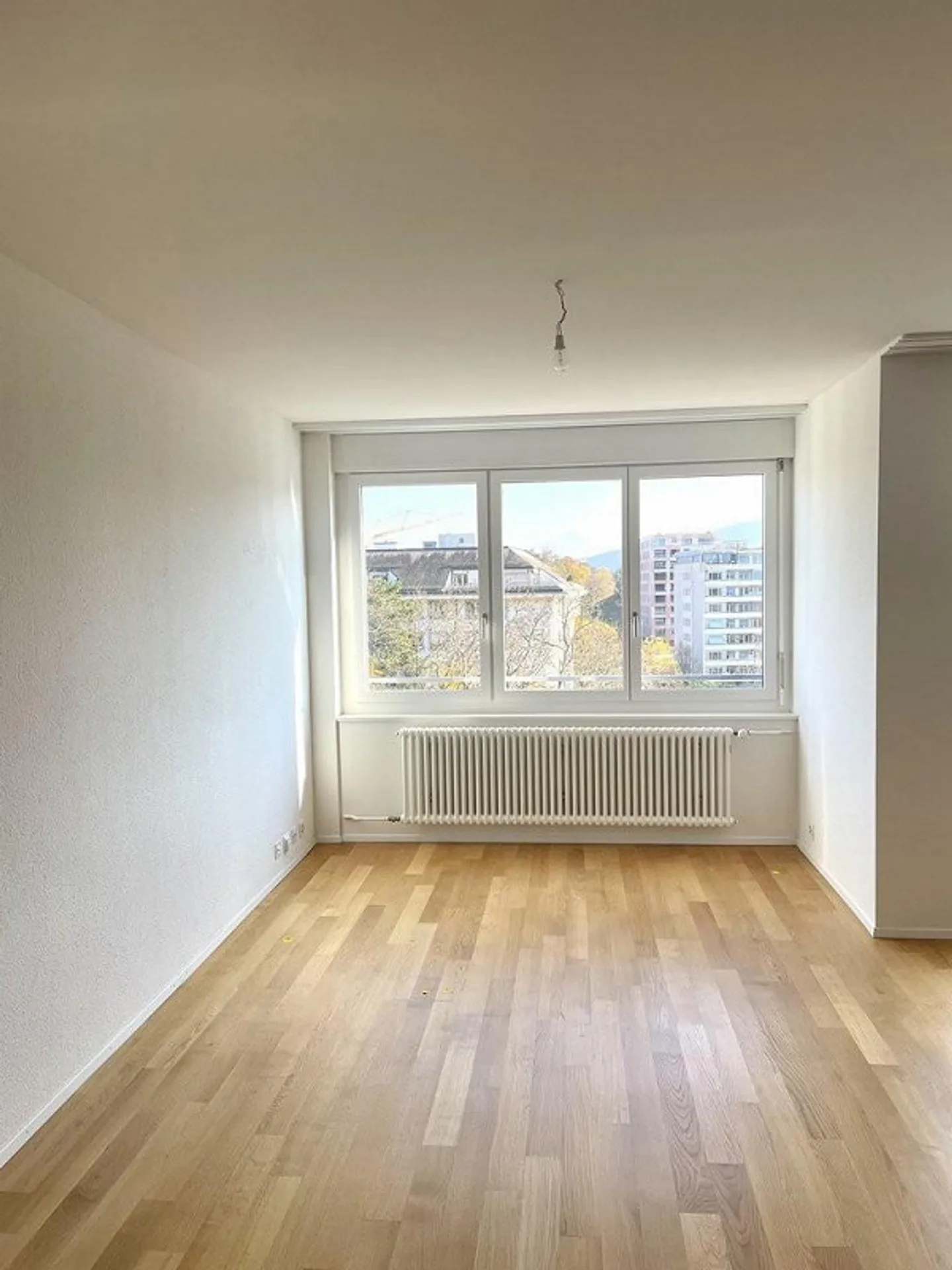 Appartement au 8ème étage dans les combles - Photo 4 sur 10