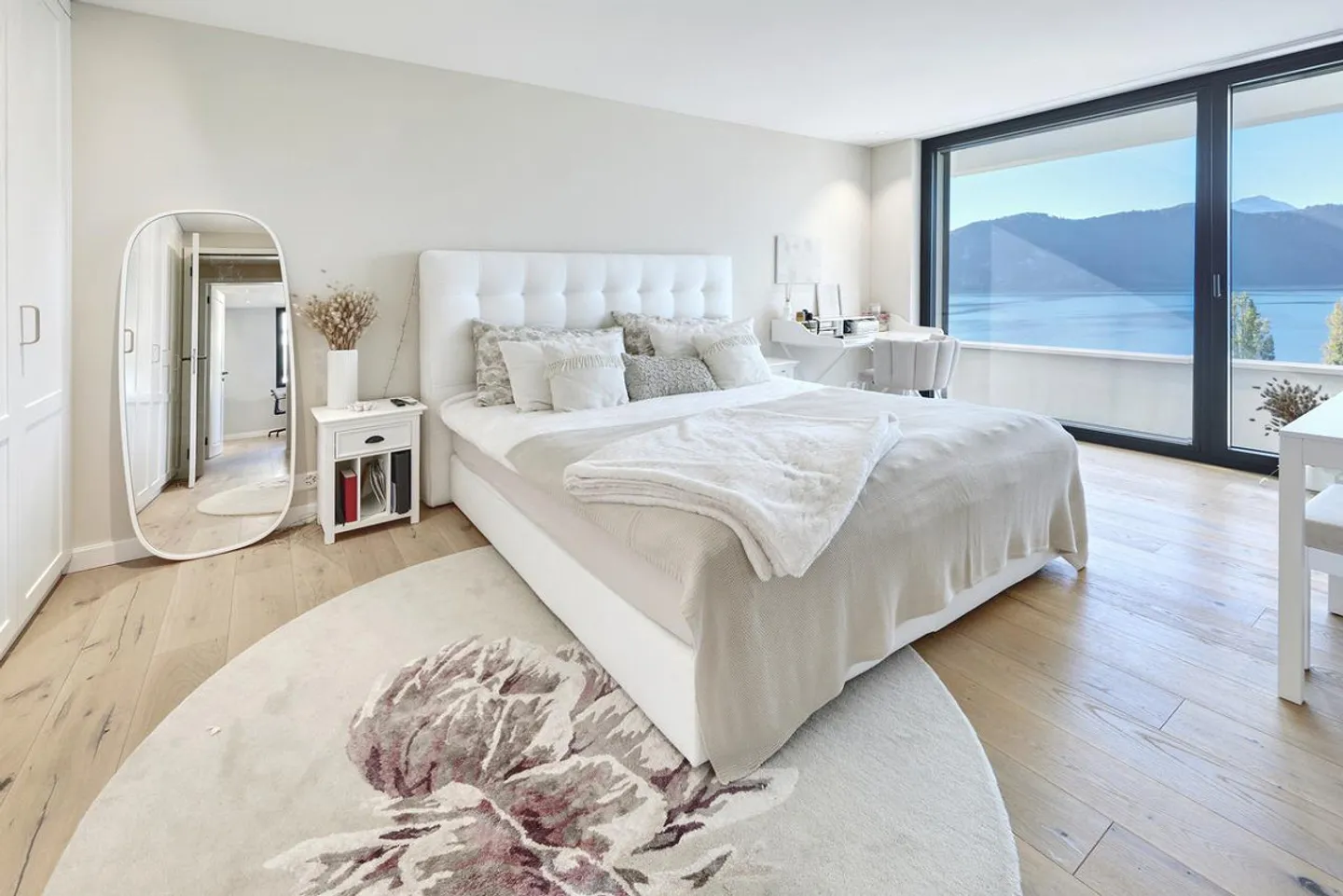 Velvet Horizon - Photo 3 of 5