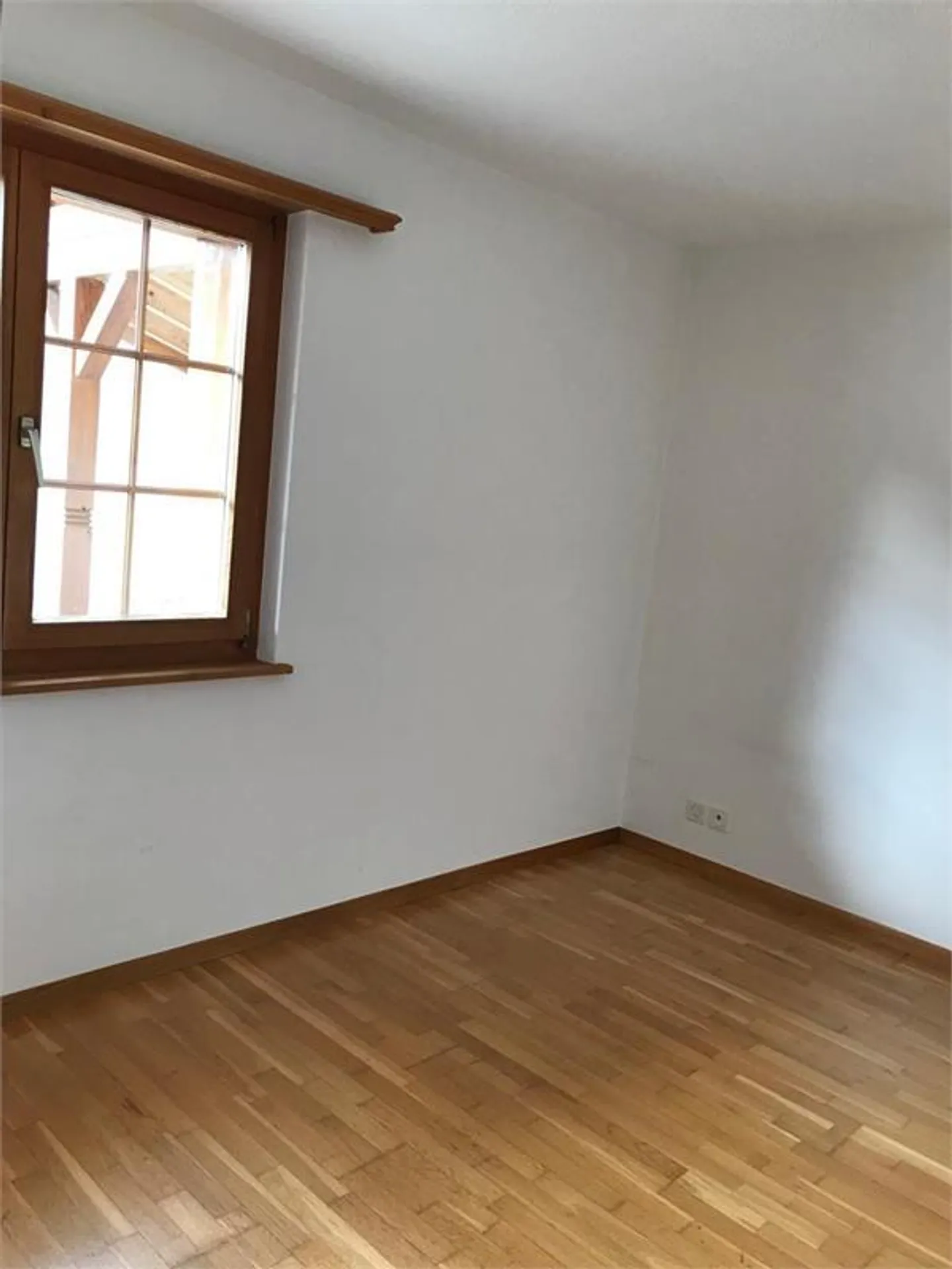 Sunny and quiet 2.5 apartment in Donleschg - Photo 3 of 7
