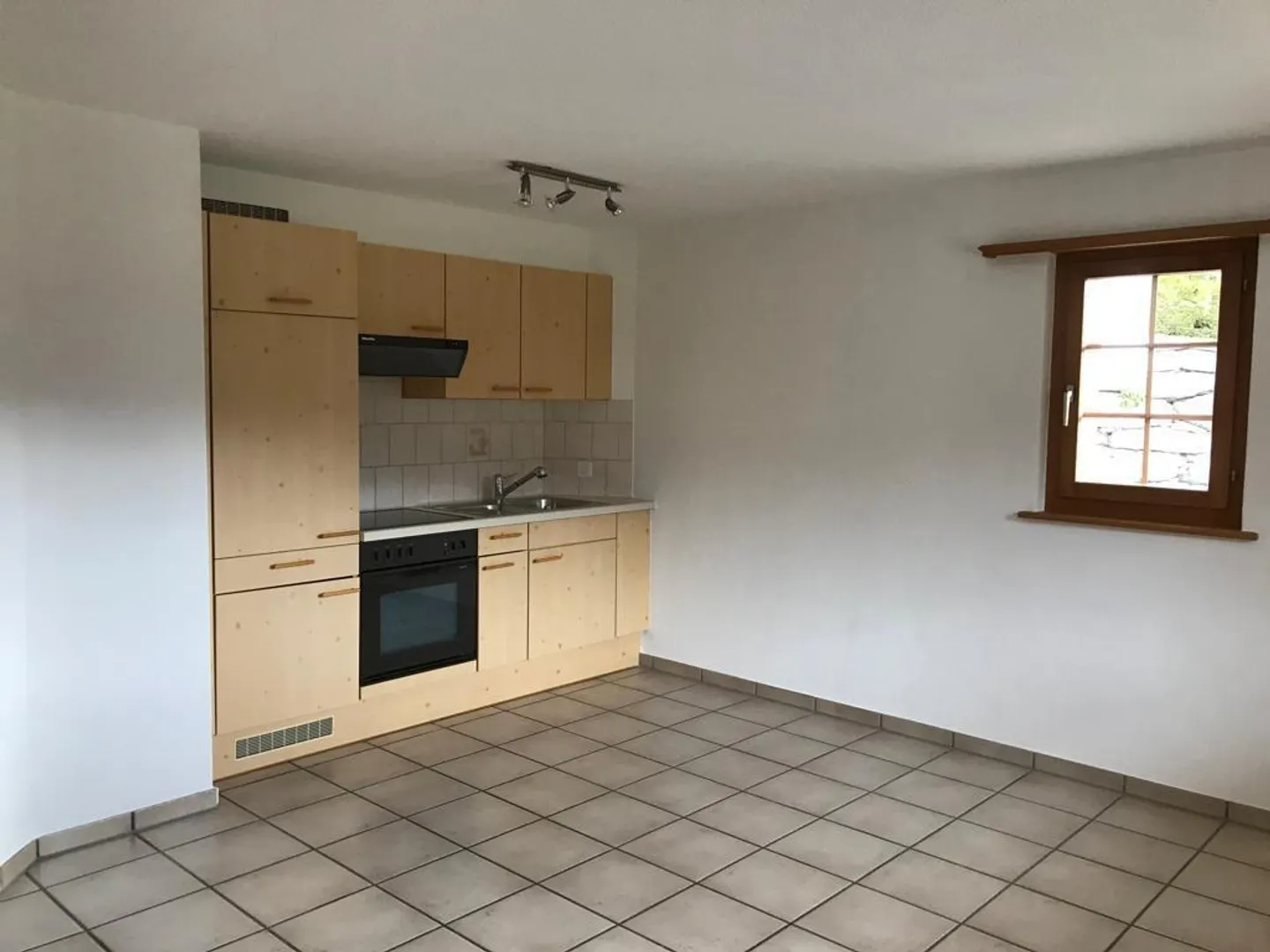 Sunny and quiet 2.5 apartment in Donleschg - Photo 4 of 7