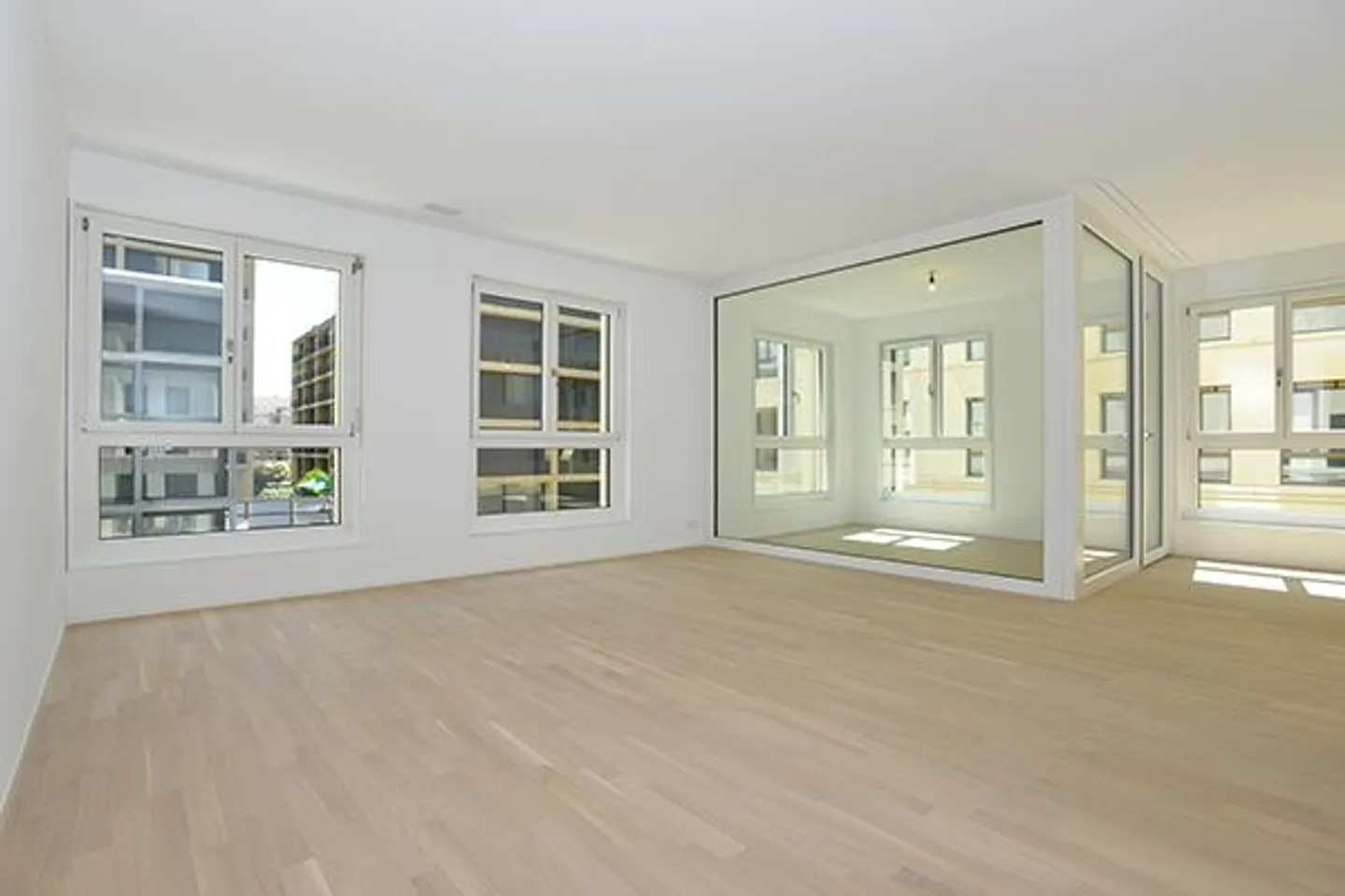 RENT WITHOUT DEPOSIT - Right in the middle instead of just being there - Photo 3 of 6
