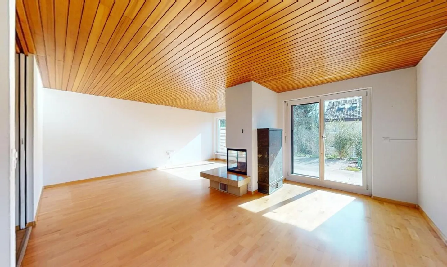 Casa a schiera con grande giardino e grande potenziale a Bettingen - Foto 1 di 13