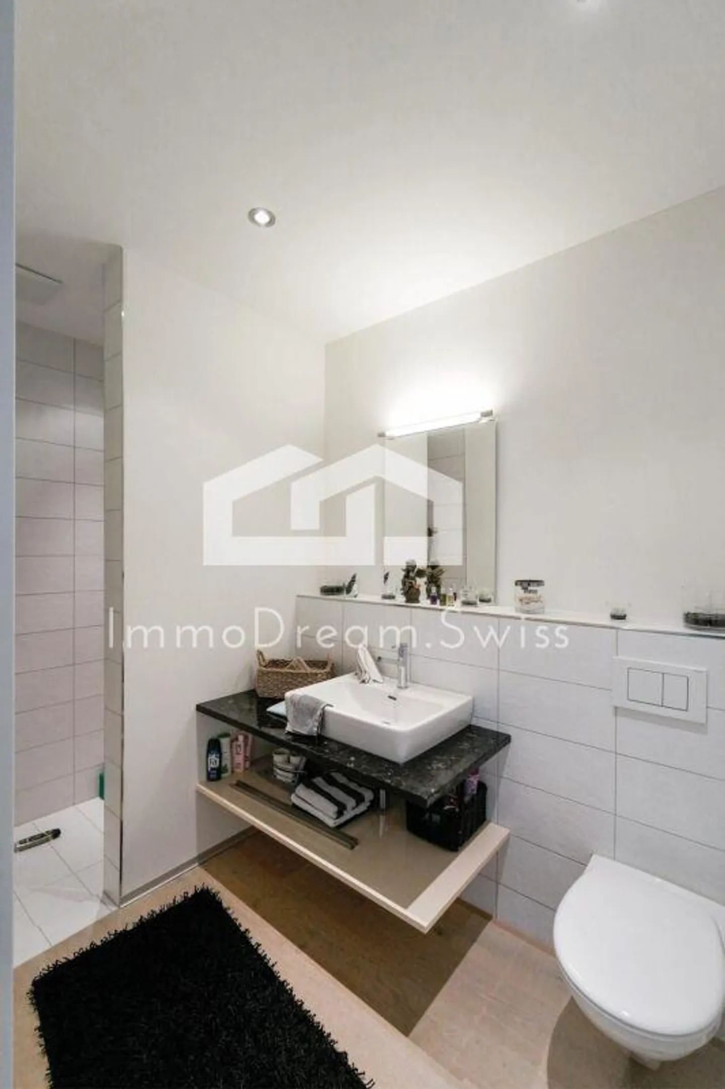 Modern designed, as well as spacious 5-room condominium (2 family house) - Photo 7 of 16