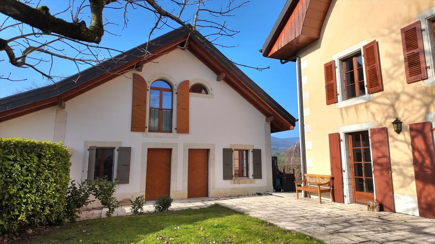 LA RIPPE - Magnificent renovated period residence - Photo 2 of 13