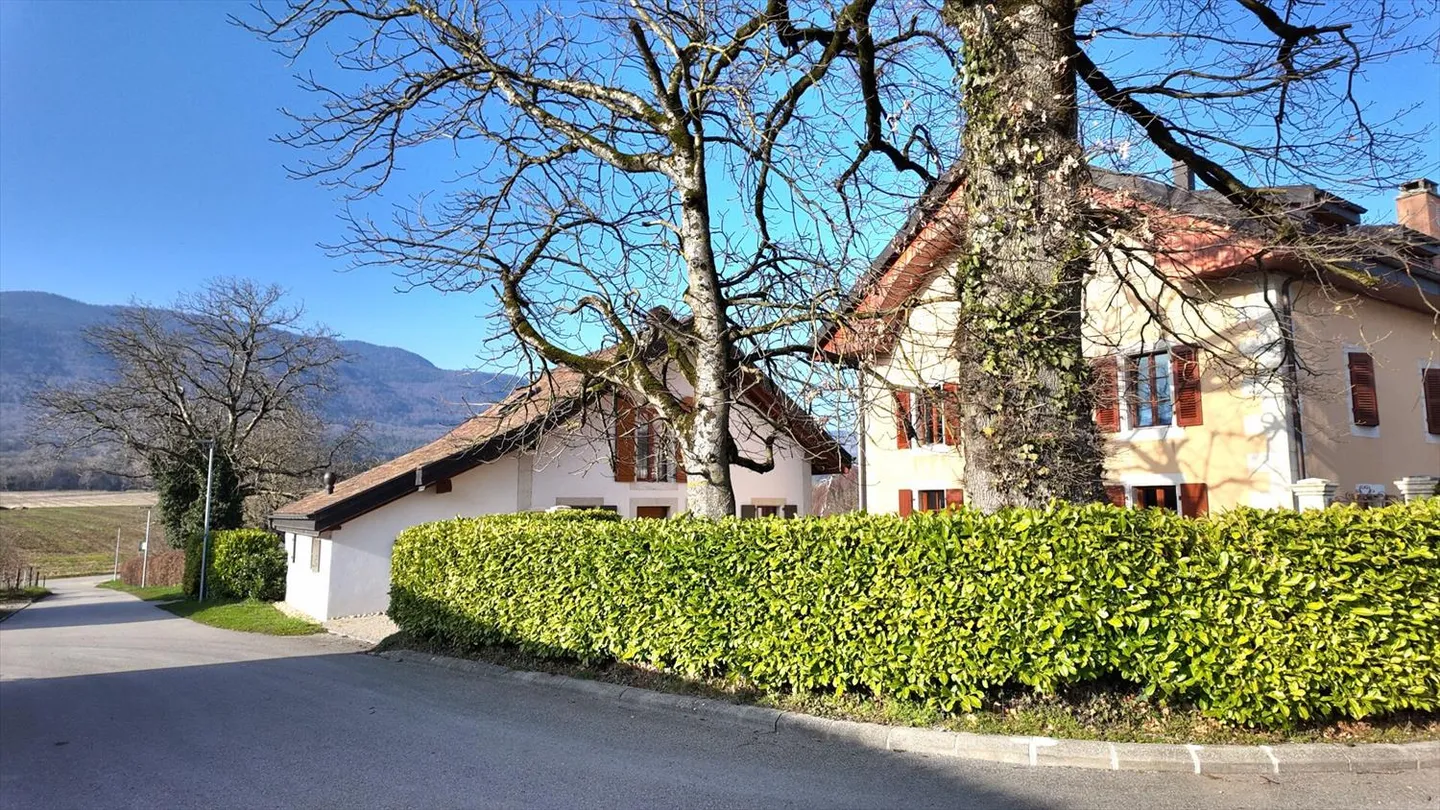 LA RIPPE - Magnificent renovated period residence - Photo 3 of 13
