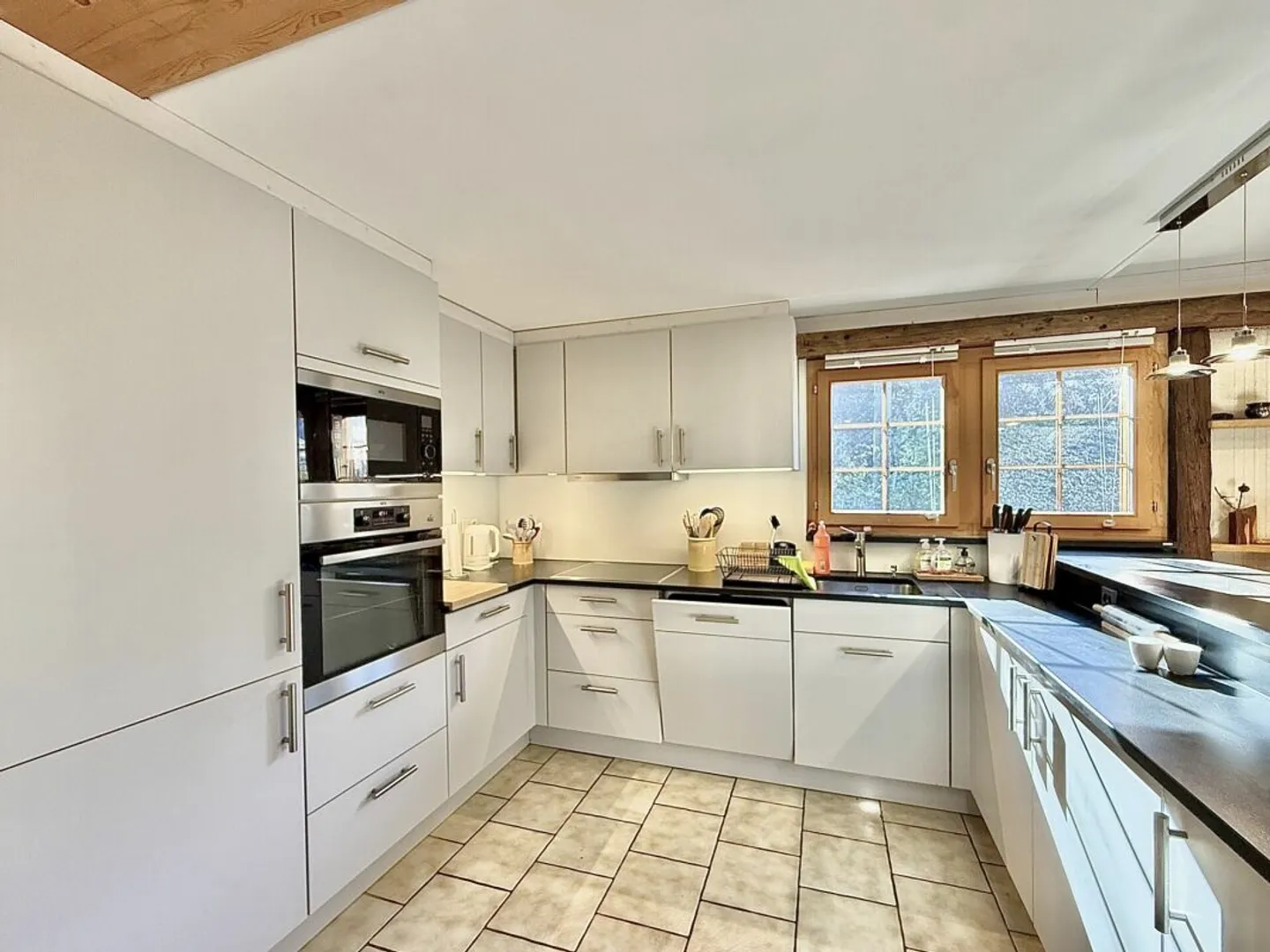 4,5-Zimmer-Chalet mit 5245m2 Grundstück - Foto 8 von 24