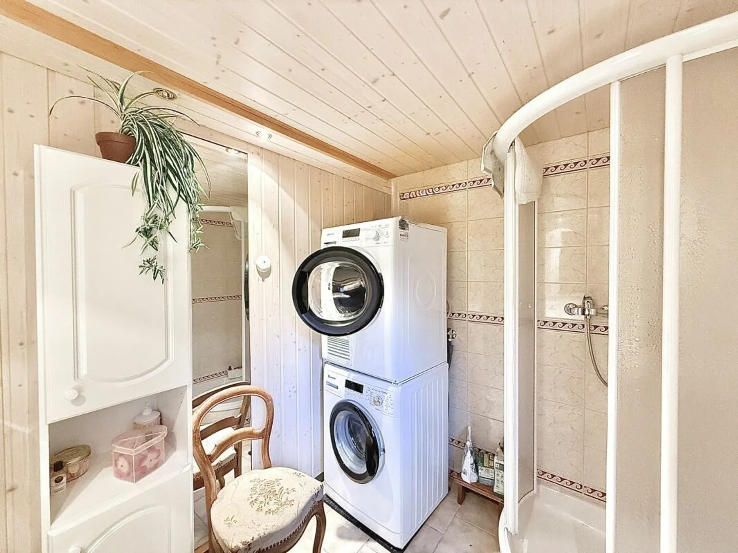 4,5-Zimmer-Chalet mit 5245m2 Grundstück - Foto 15 von 24