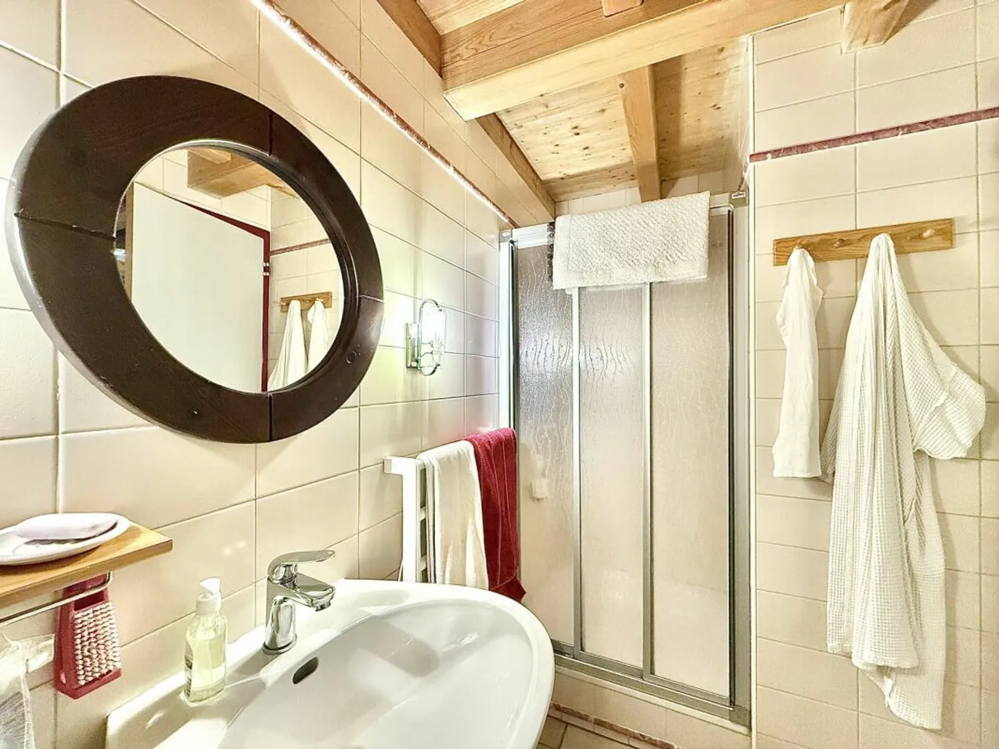 4,5-Zimmer-Chalet mit 5245m2 Grundstück - Foto 14 von 24