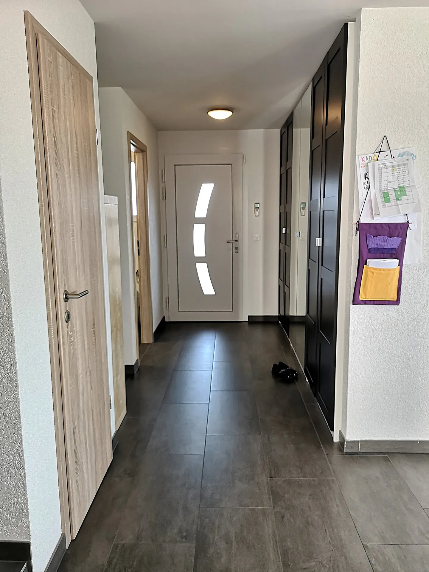 Grande maison bien entretenue de 2016, 6,5 pièces, double garage, terrasse, vue - Photo 7 sur 31