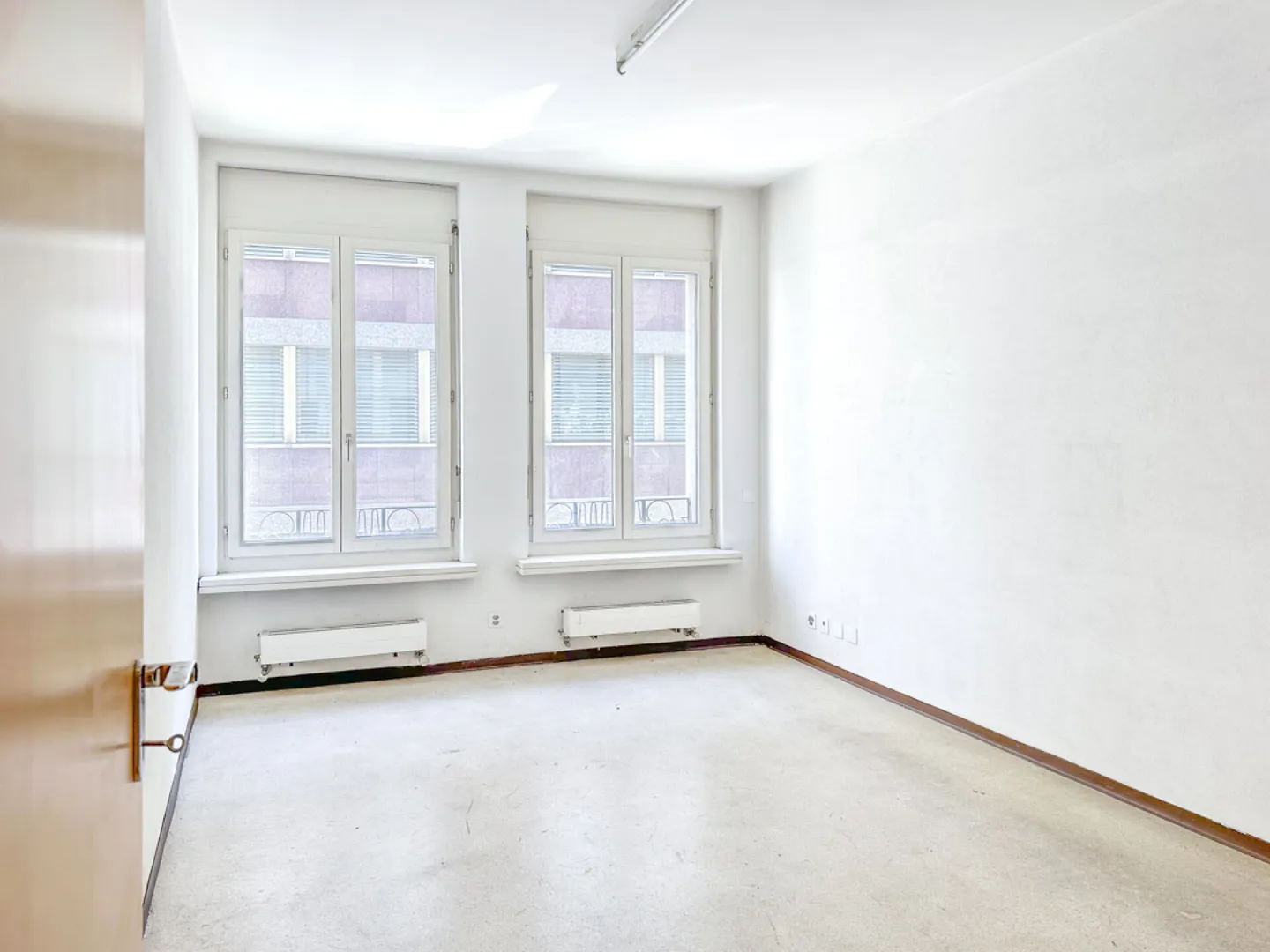 Retail space with window display in the center of Lugano - Photo 4 of 9