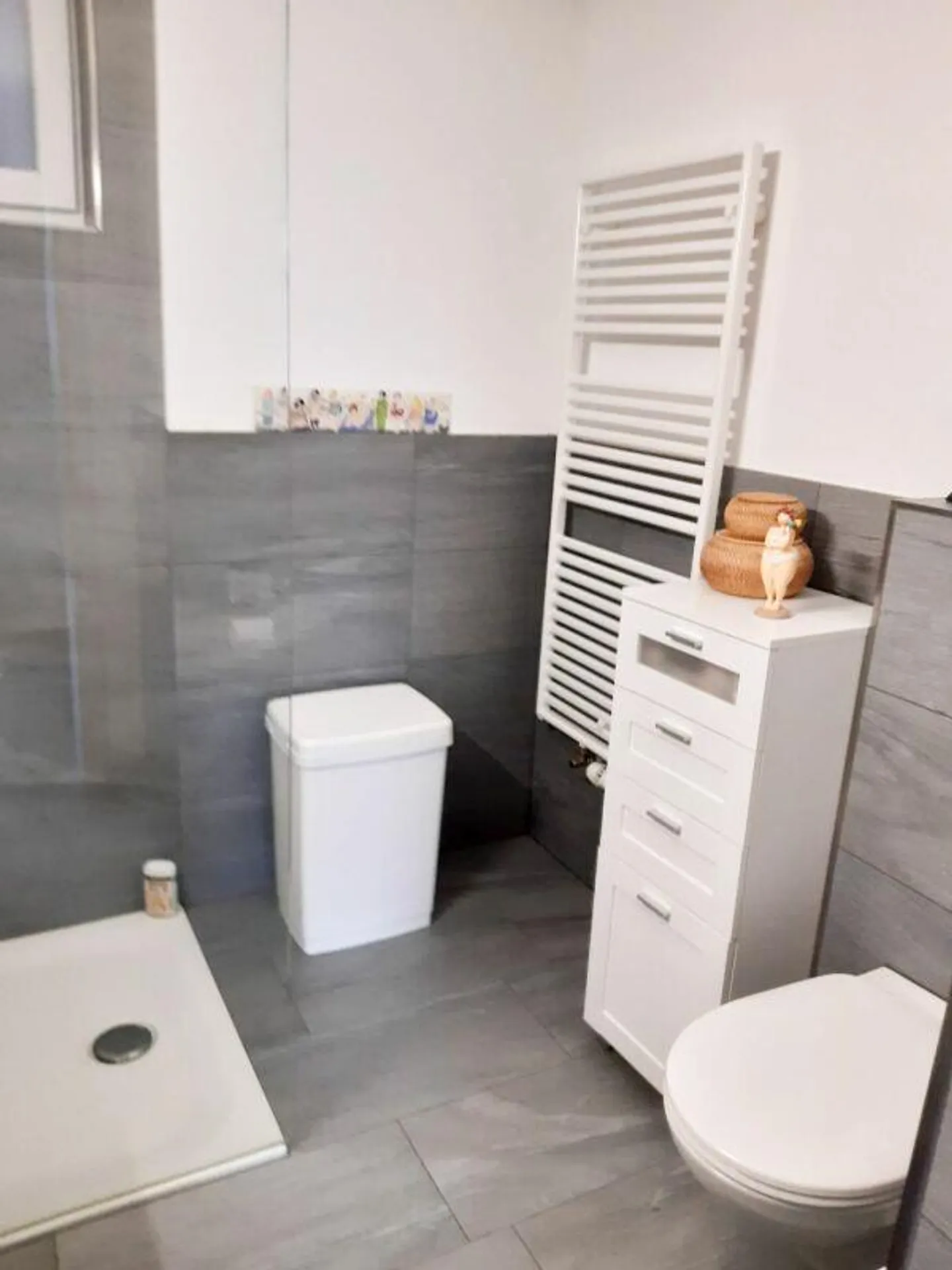 Modern renovierte Wohnung mit Charme - Foto 4 von 6