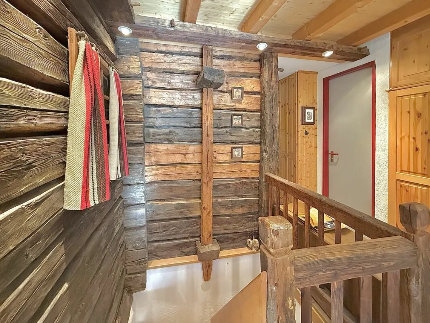 4,5-Zimmer-Chalet mit 5245m2 Grundstück - Foto 22 von 24