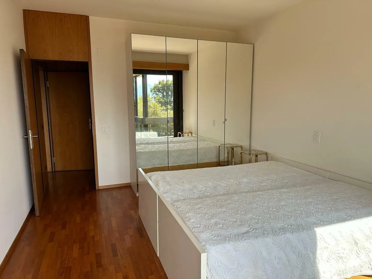 CASSARATE-CASTAGNOLA Appartement 2.5 pièces meublé avec vue sur le lac - Photo 4 sur 6