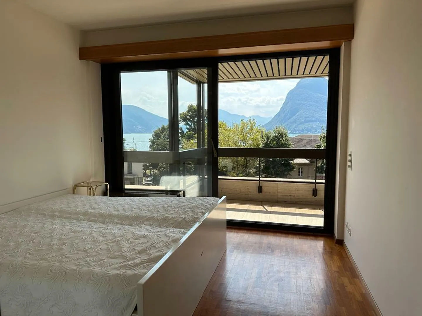 CASSARATE-CASTAGNOLA Appartement 2.5 pièces meublé avec vue sur le lac - Photo 5 sur 6