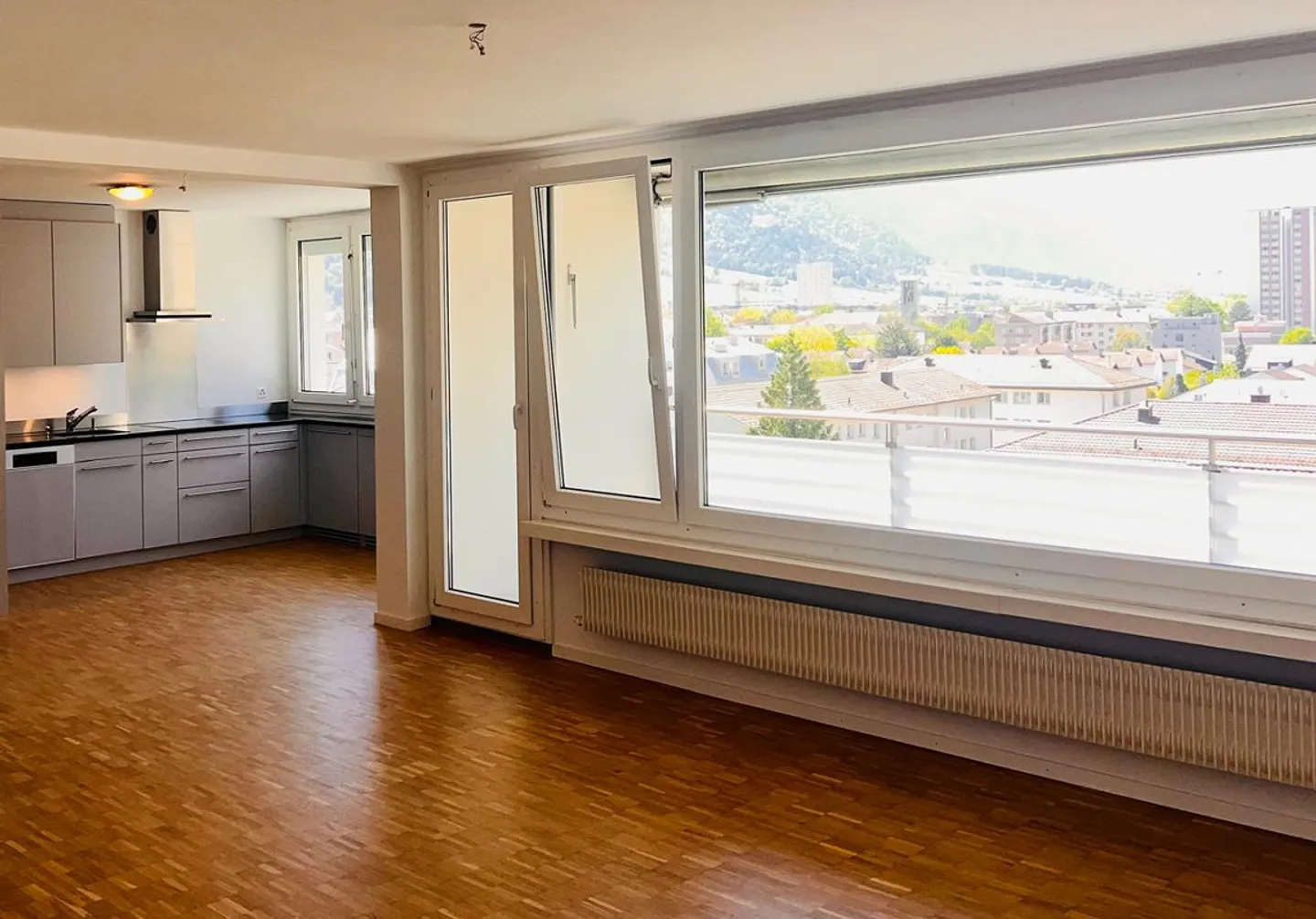 Appartamento soleggiato con vista - Foto 4 di 6