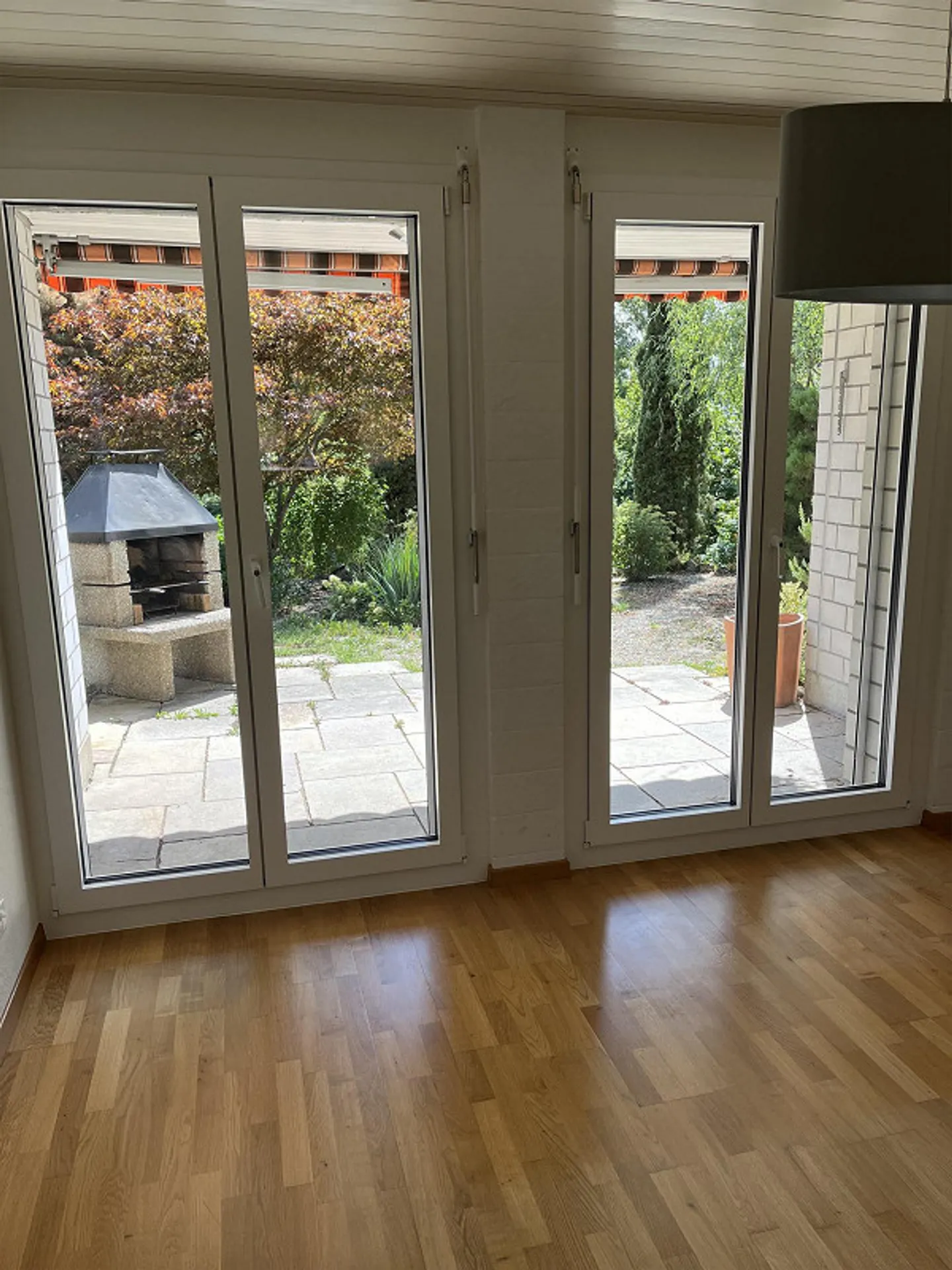 6 1/2 Zimmer Einfamilienhaus an idyllischer Lage - Foto 3 von 6